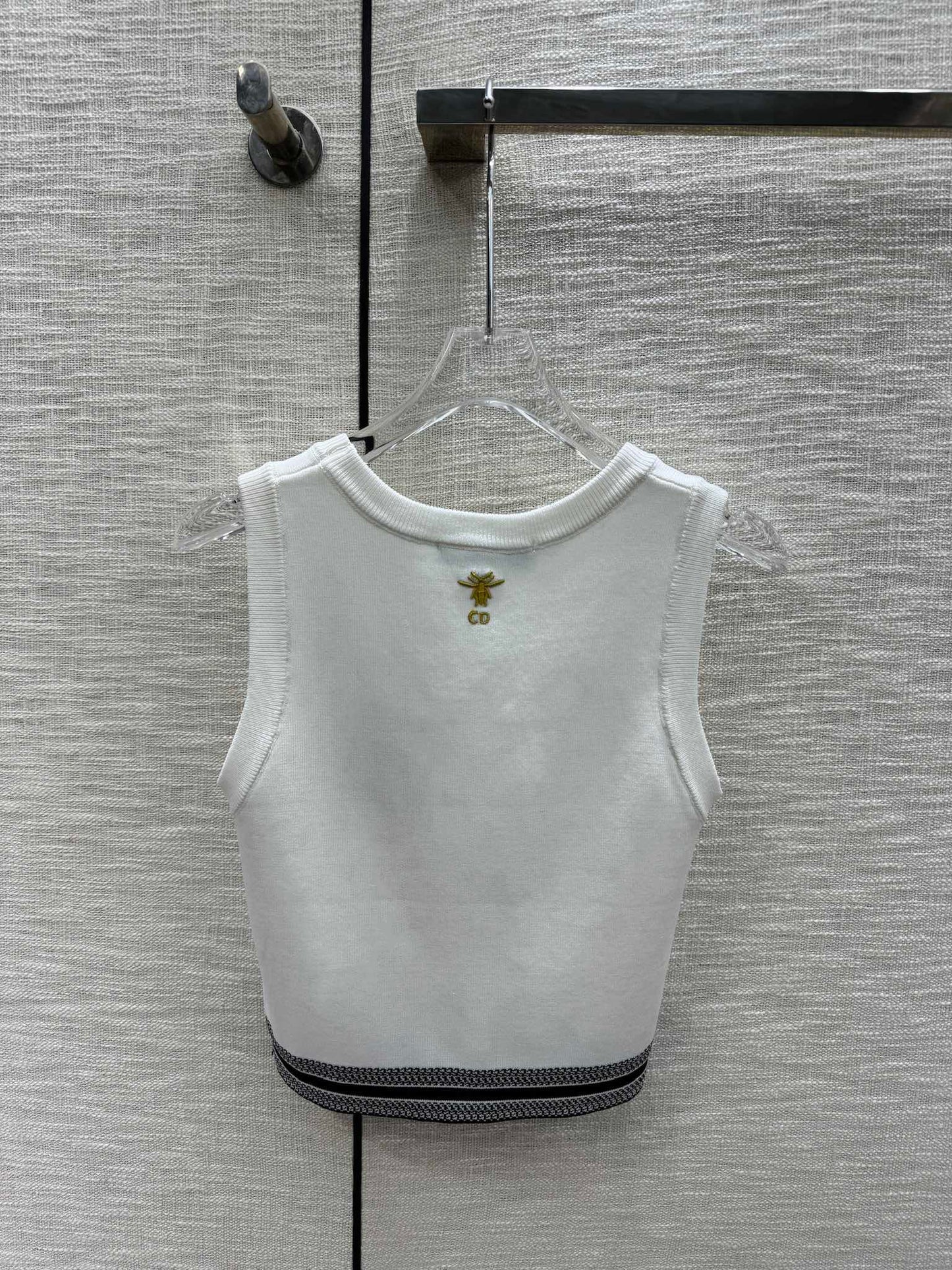 迪D家-2403 刺繡蝴蝶圓領針織背心 白色