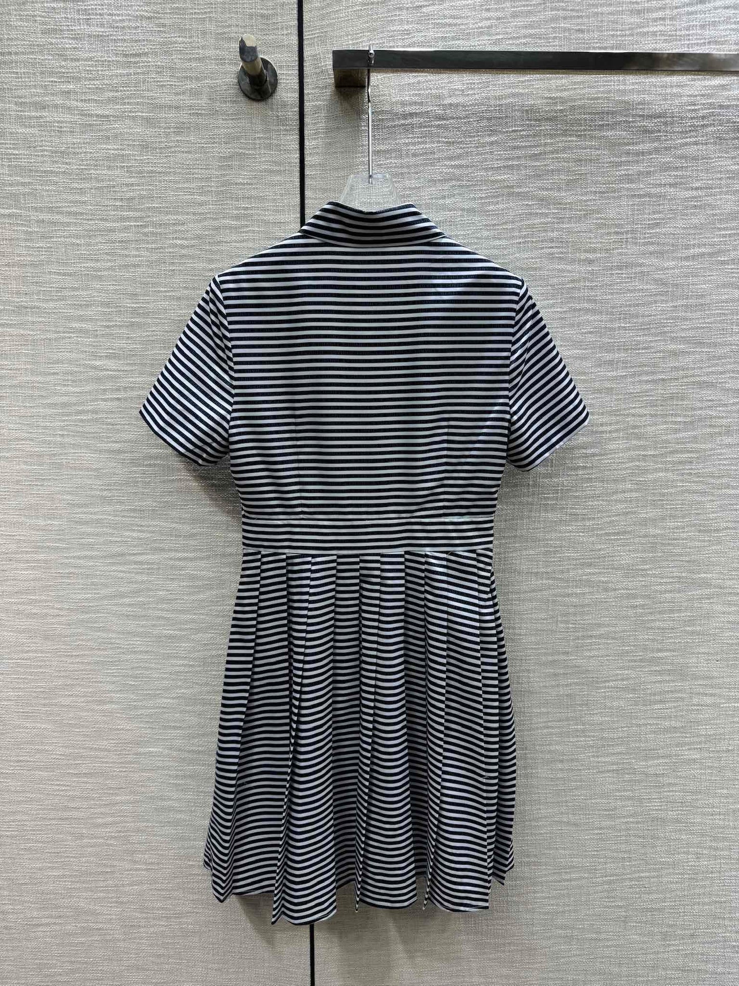 小香家-2403 重工珠片翻領短袖連衣裙 藍色