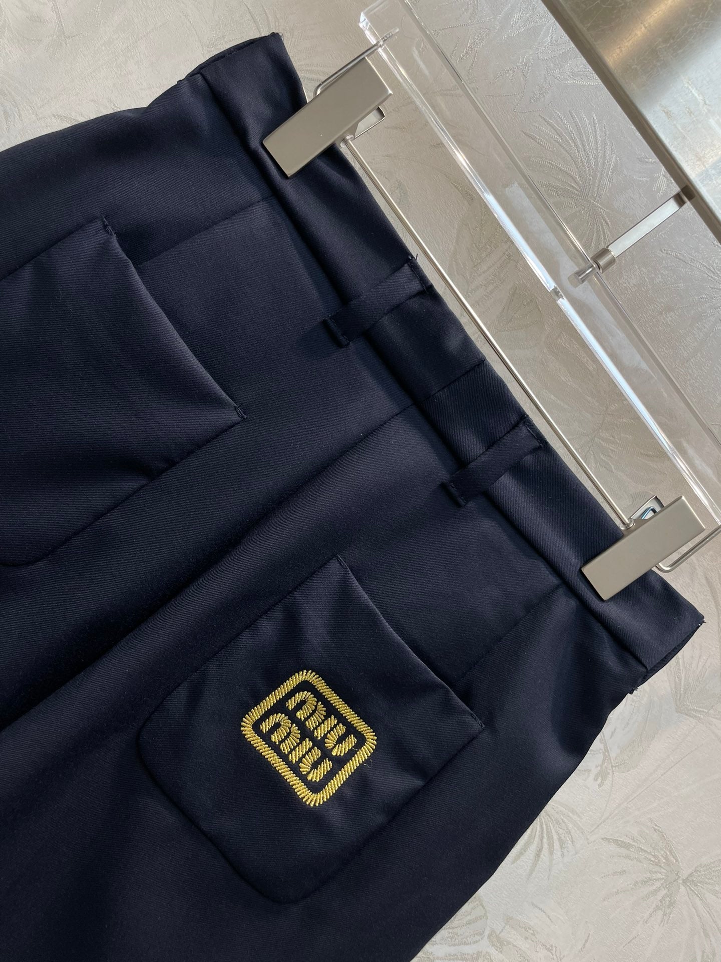 穆Ｍ家-2404 24春夏妥妥的學院風穿搭徽章刺繡章仔西裝短褲