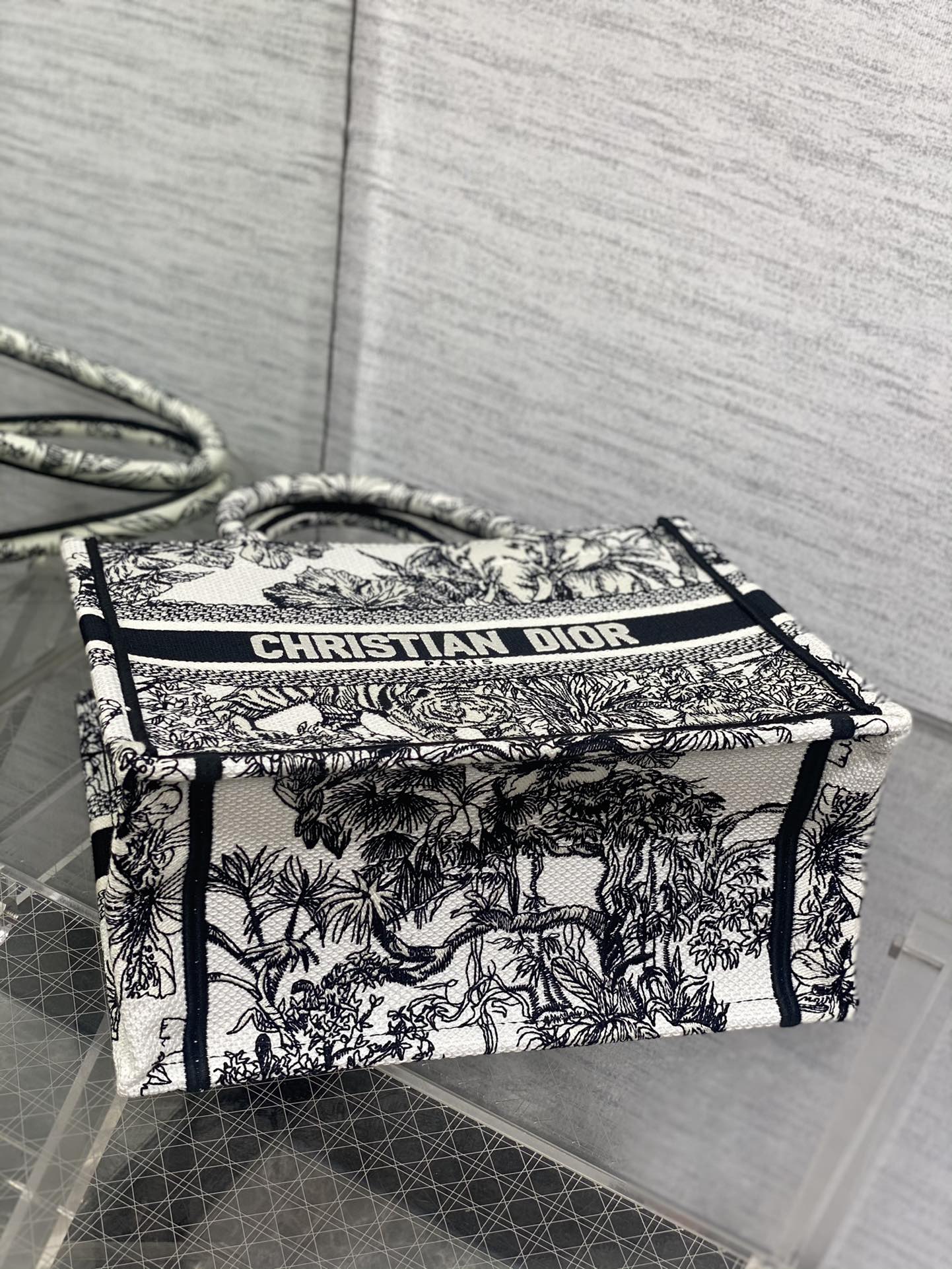 迪D家-Book Tote 2023春夏系列 老虎刺繡 白色 小號