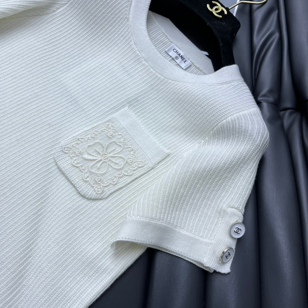 小香家-2403 四葉草口袋毛衣 白色