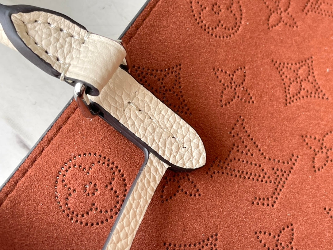 M59203 路L家-Bella Tote 手袋 奶白色