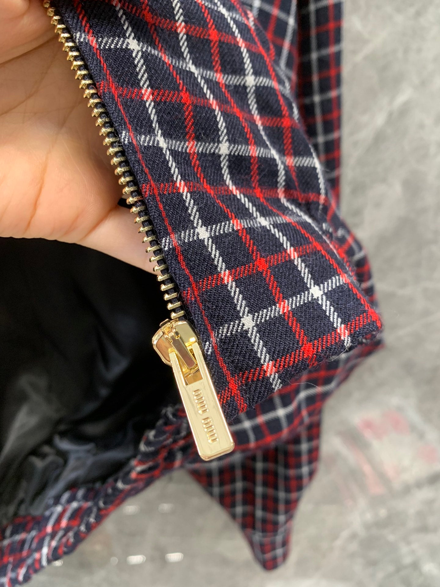 穆M家-2404 24早春新品羊毛格紋字母微標翻領拉鍊夾克外套