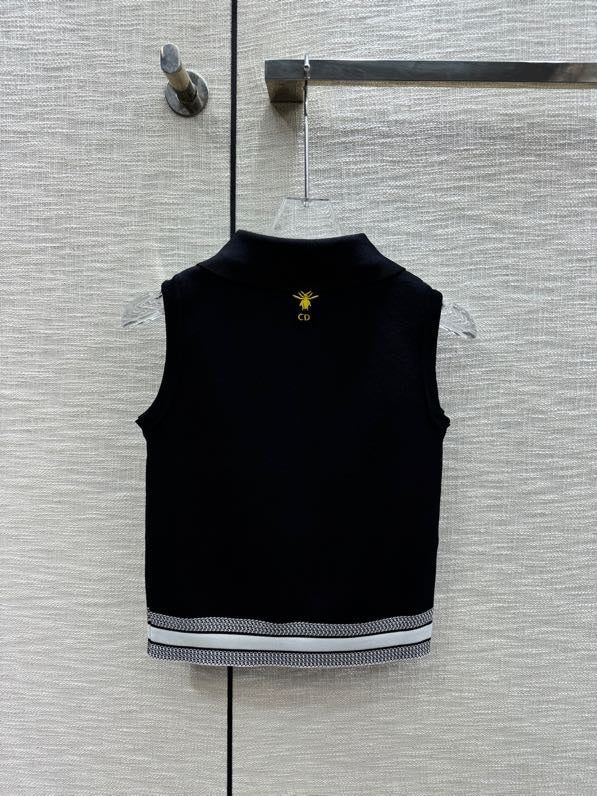 迪D家-2403 刺繡蝴蝶POLO領針織背心 黑色