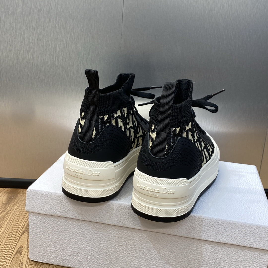 迪D家-2023秋冬新款 Walk'n厚底綁帶高筒休閒鞋 男女同款 黑色老花
