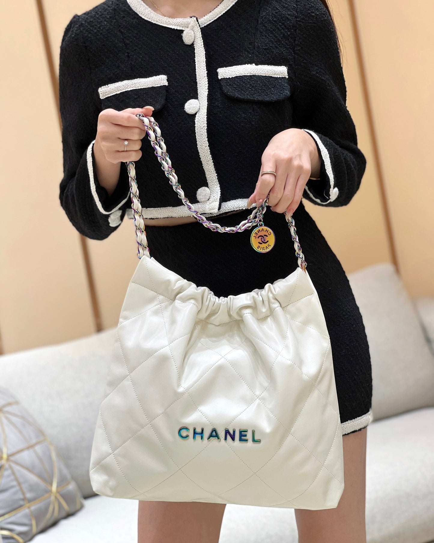 小香風-早春新款Chanel 22號手袋 白色大號