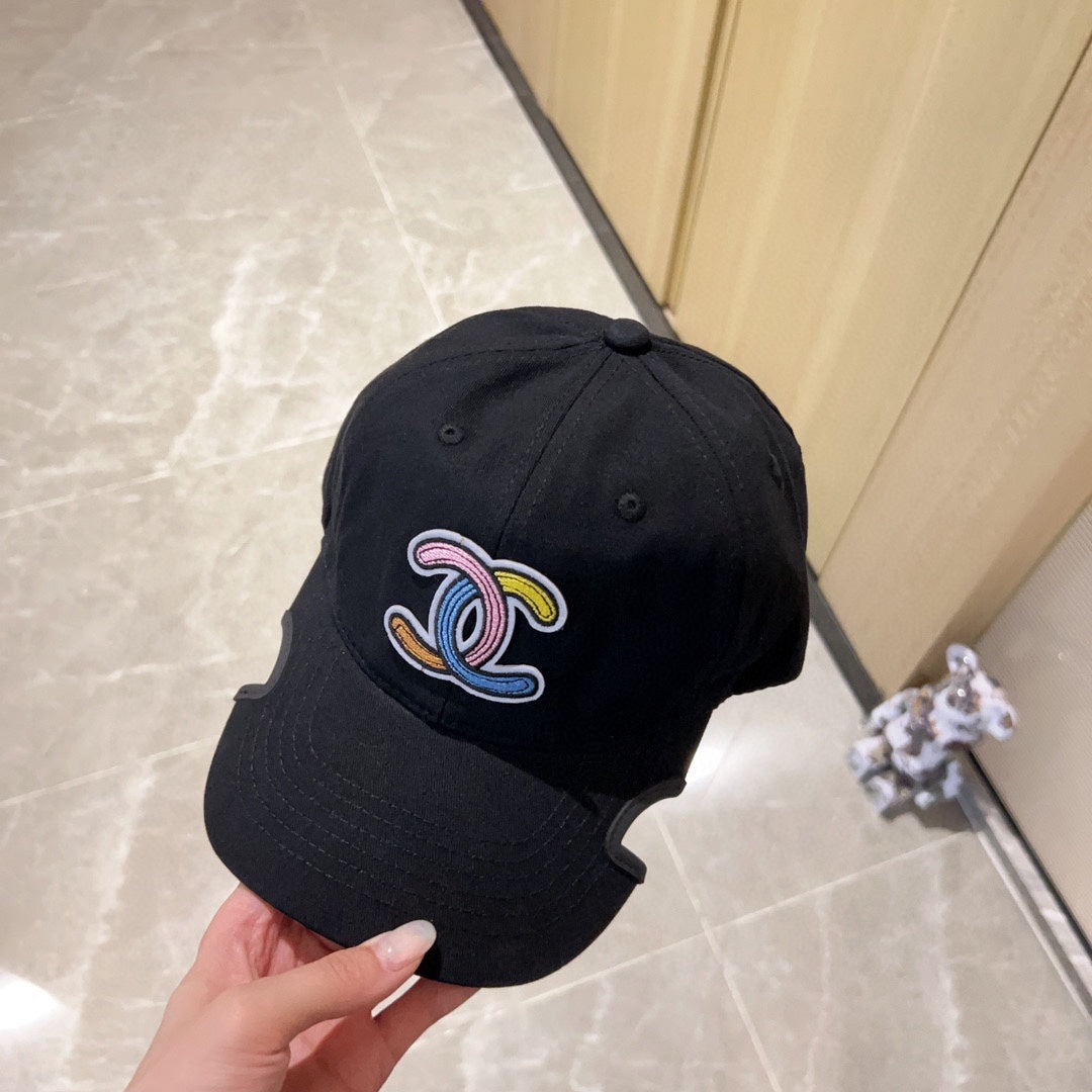 小香家-2023新款造型彩色Logo棒球帽 黑色