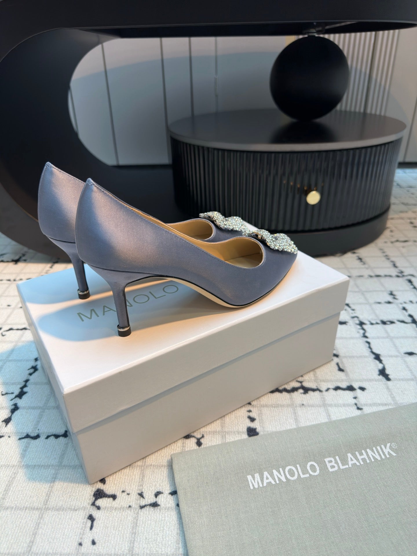 Manolo Blahnik-2024 高跟鞋 灰色