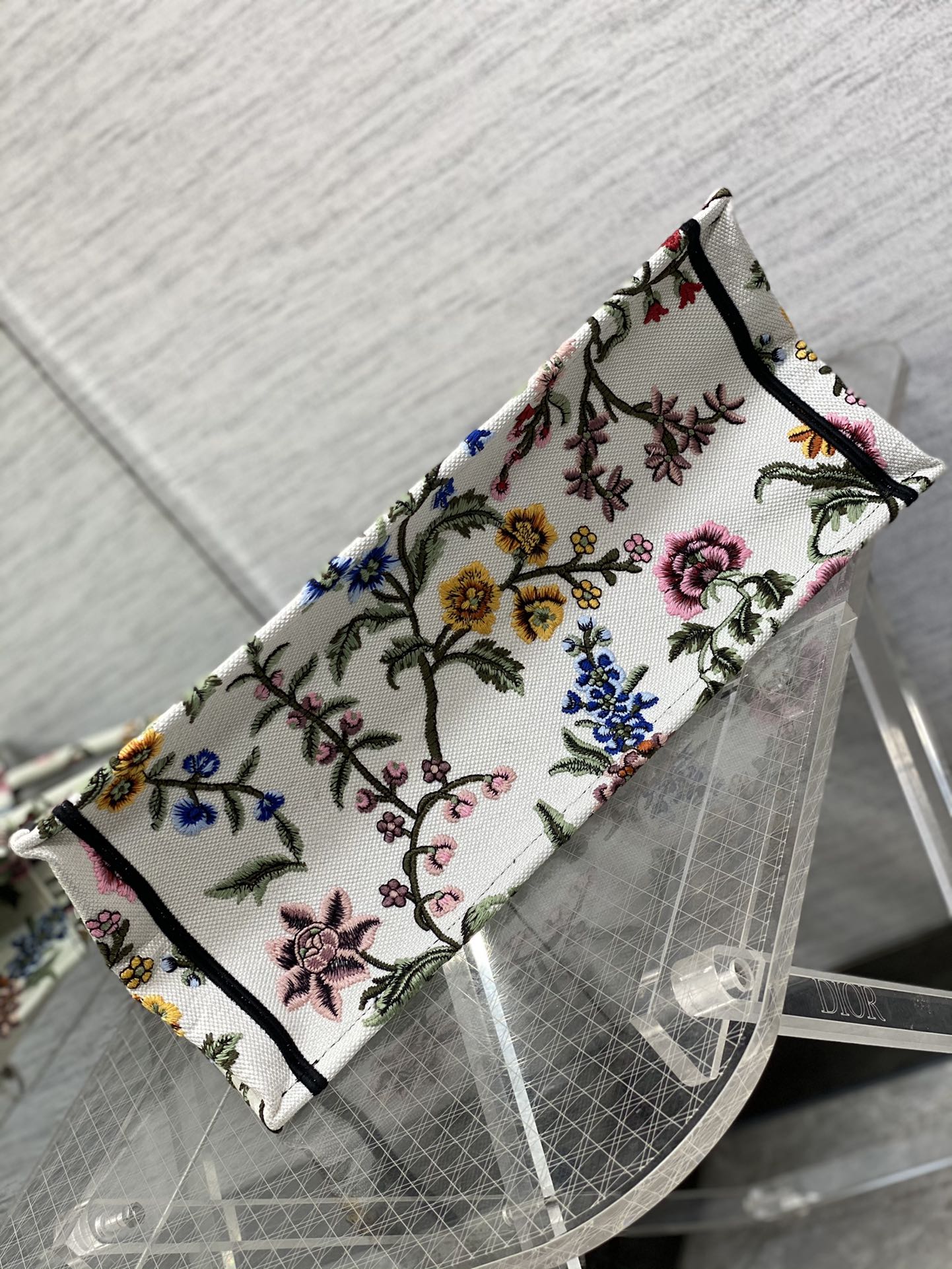 迪D家 Book Tote 刺繡字母白花 大號41.5cm