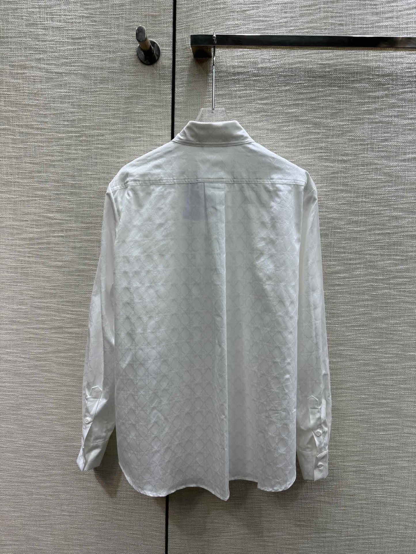 迪D家-2403 藤格暗紋logo長袖襯衫 白色