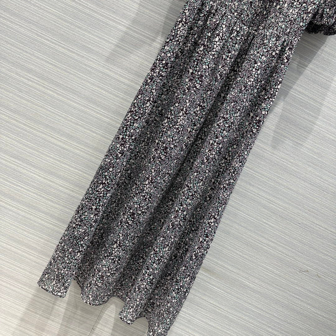 迪D家-2403 24春夏新品赫本風復古抽像元素印花絲質洋裝 黑色