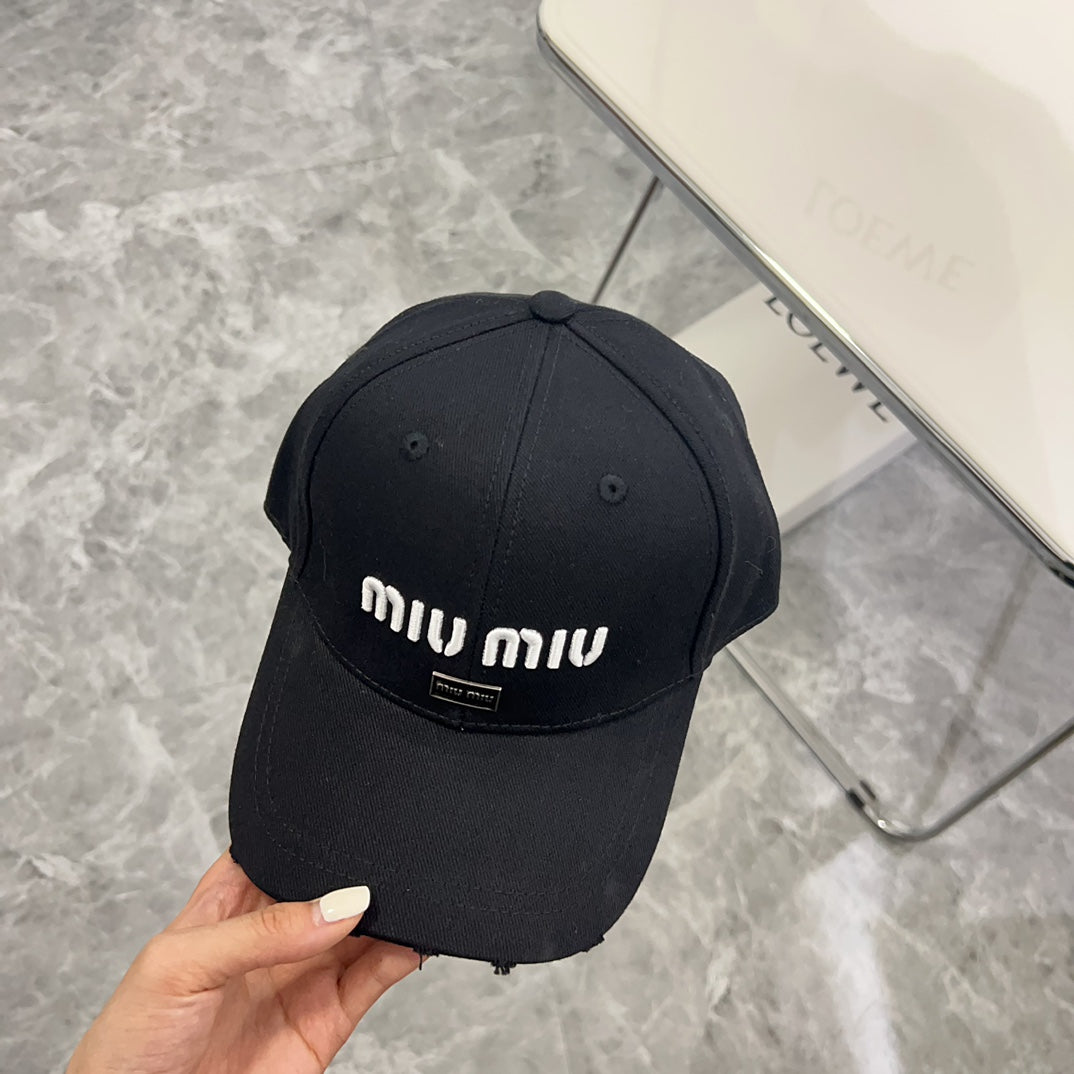 穆M家-2024新款立體字母破洞百搭棒球帽 黑色