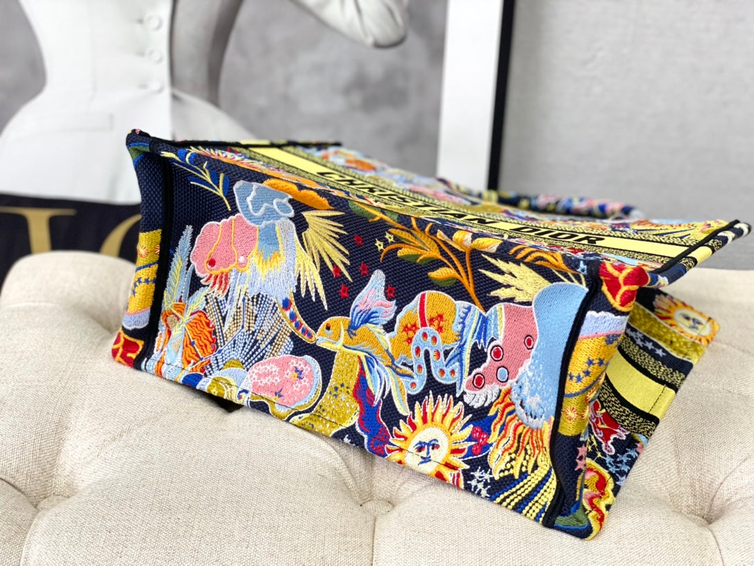 迪D家-BookTote 刺繡手袋 黑星座 37x30x16cm