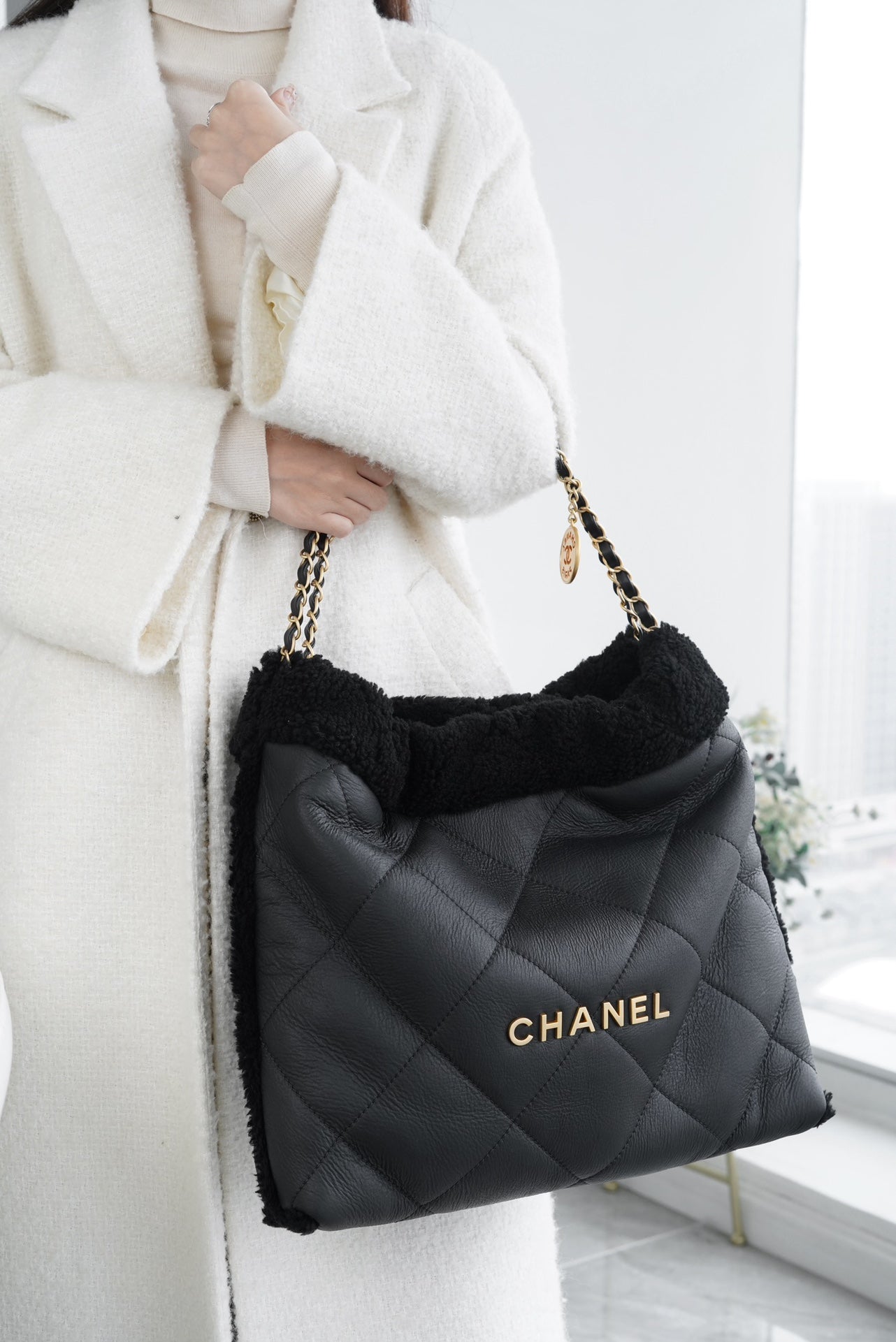 小香家-Chanel 22號手袋 羊羔毛款 黑色