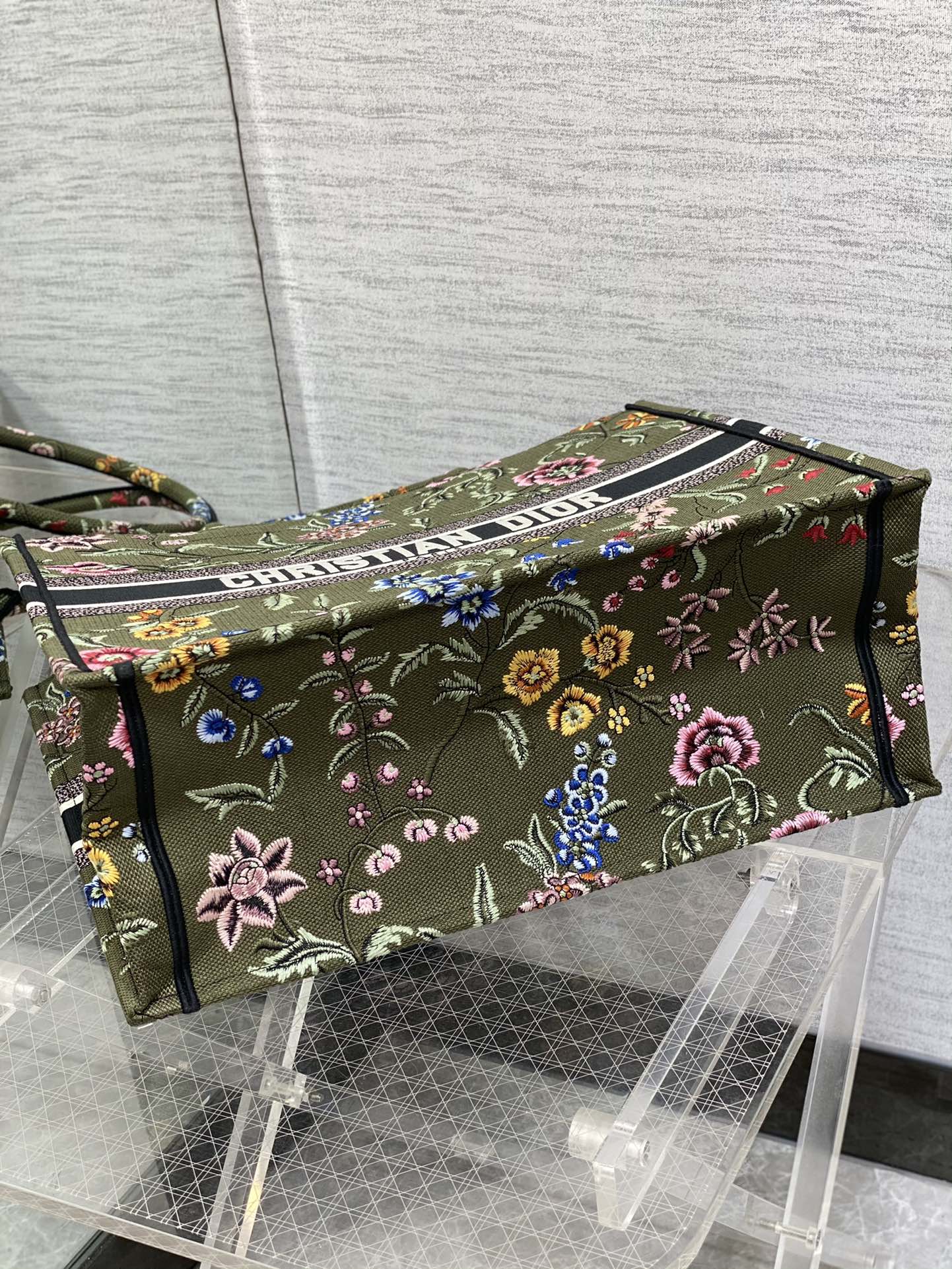 迪D家 Book Tote 刺繡字母軍綠花 大號41.5cm