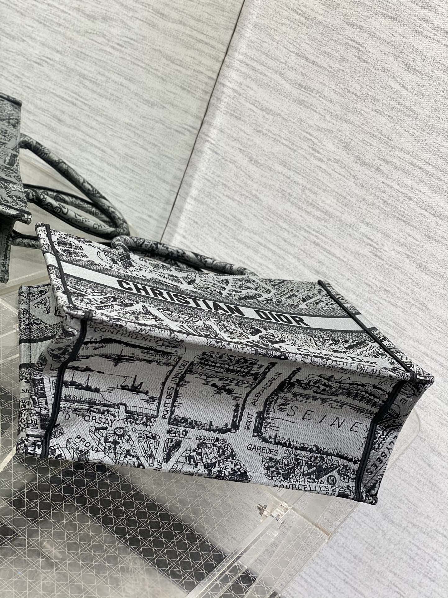 迪D家-Book Tote 2023春夏系列 巴黎地圖刺繡 灰色 中號