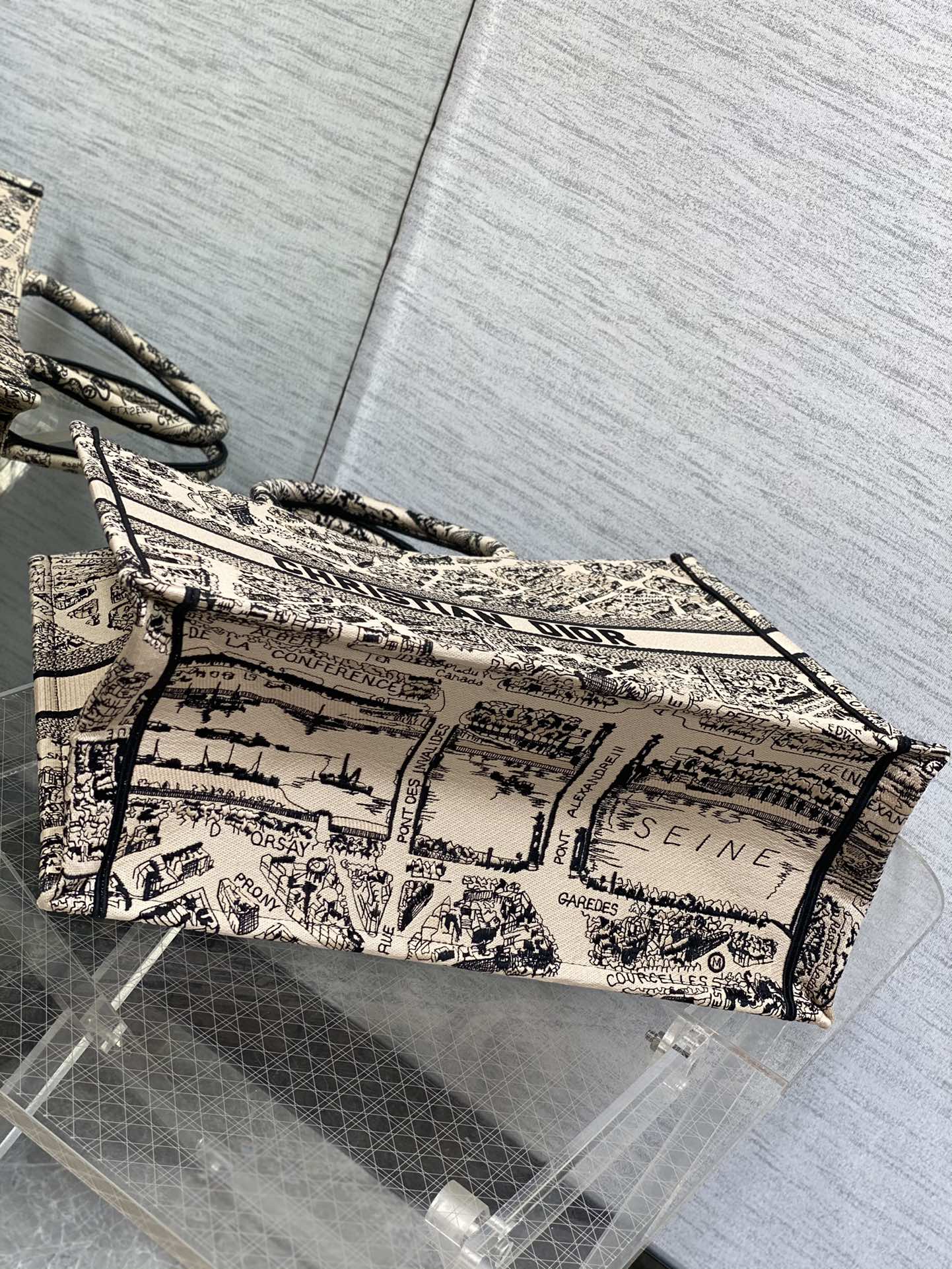 迪D家-Book Tote 2023春夏系列 巴黎地圖刺繡 米白色 大號