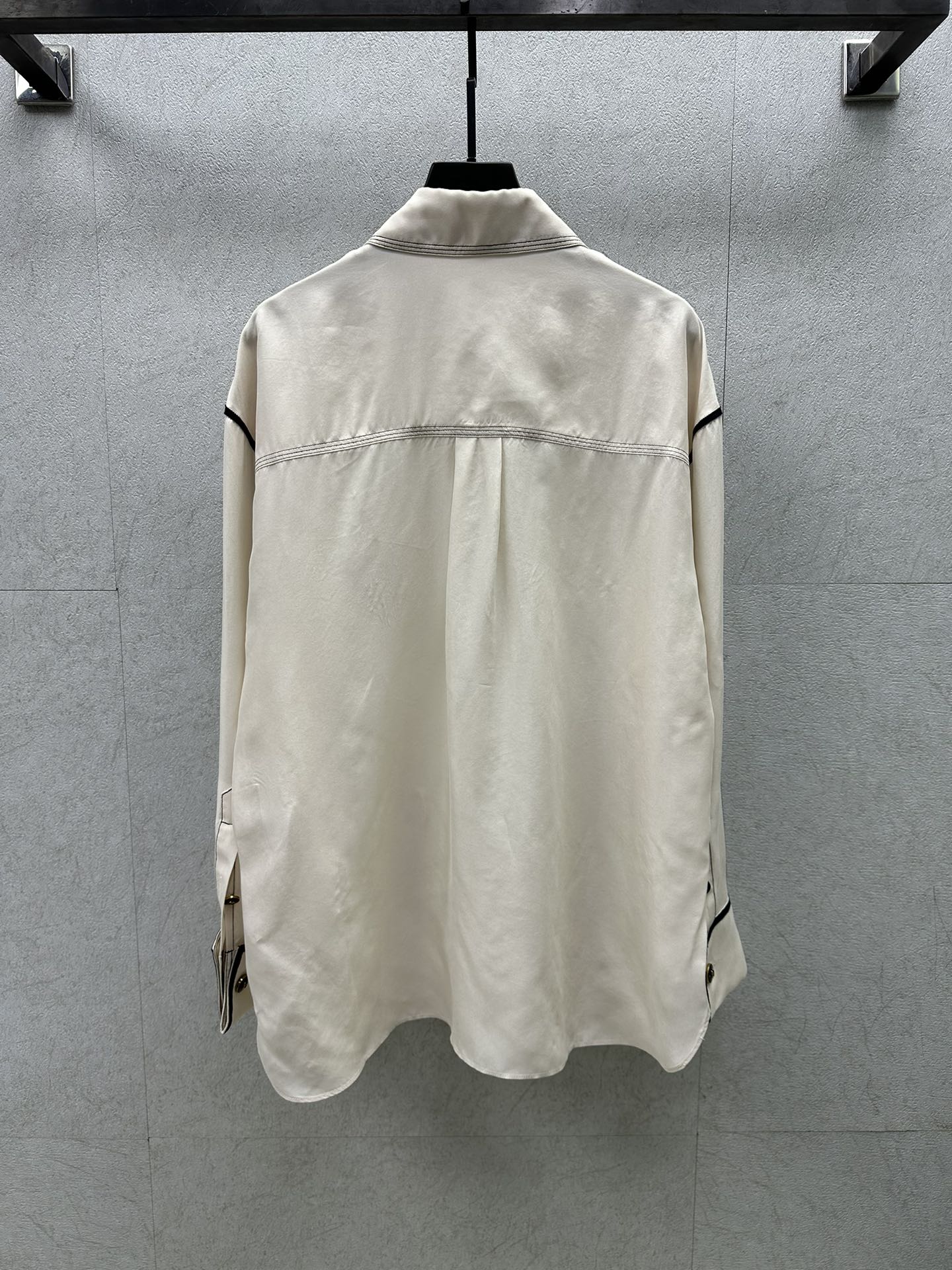 小香家-2403 中古刺繡logo絲襯衫