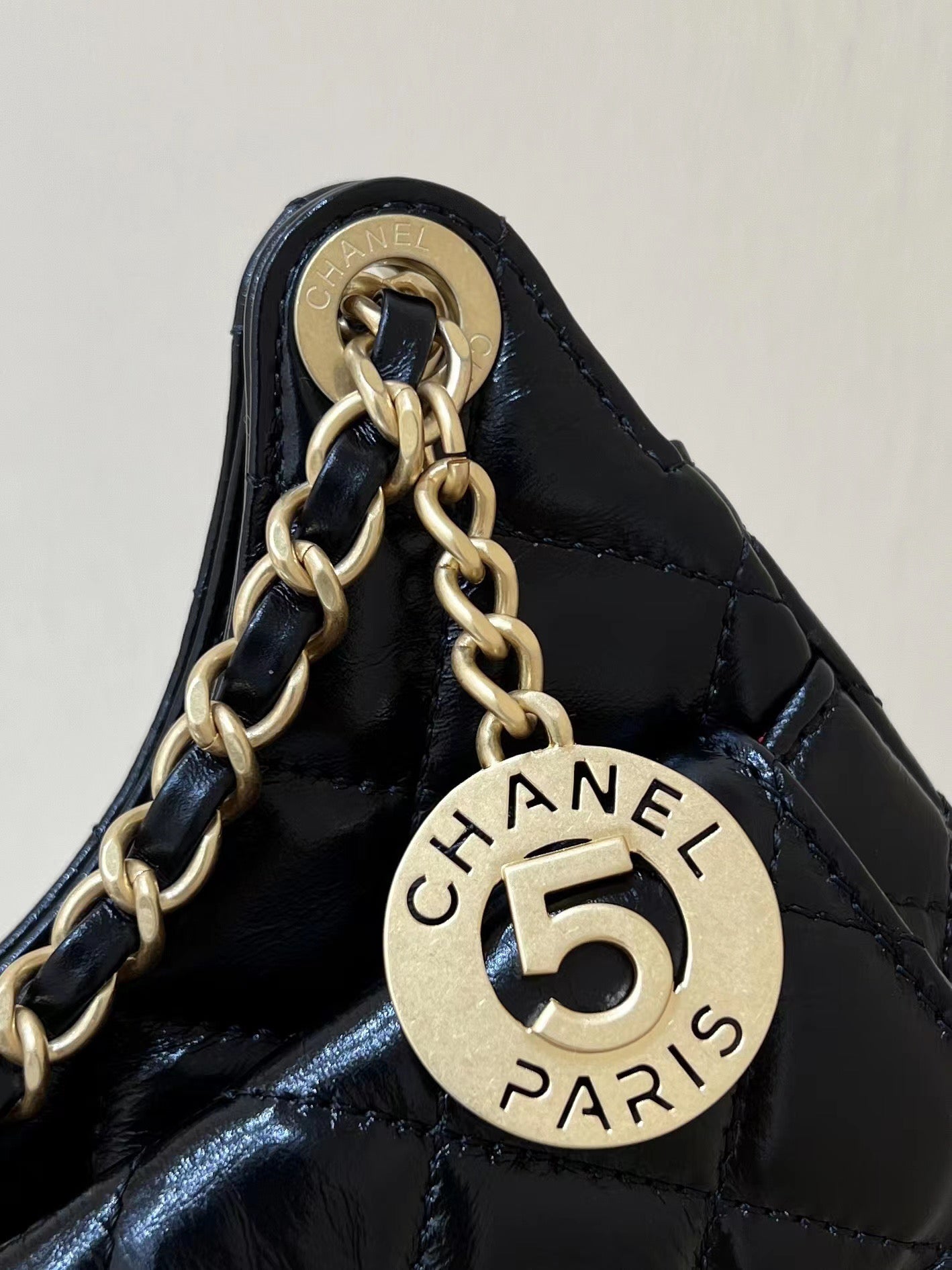 小香家-Chanel Hobo 23c早春款 油蠟皮黑色 小號