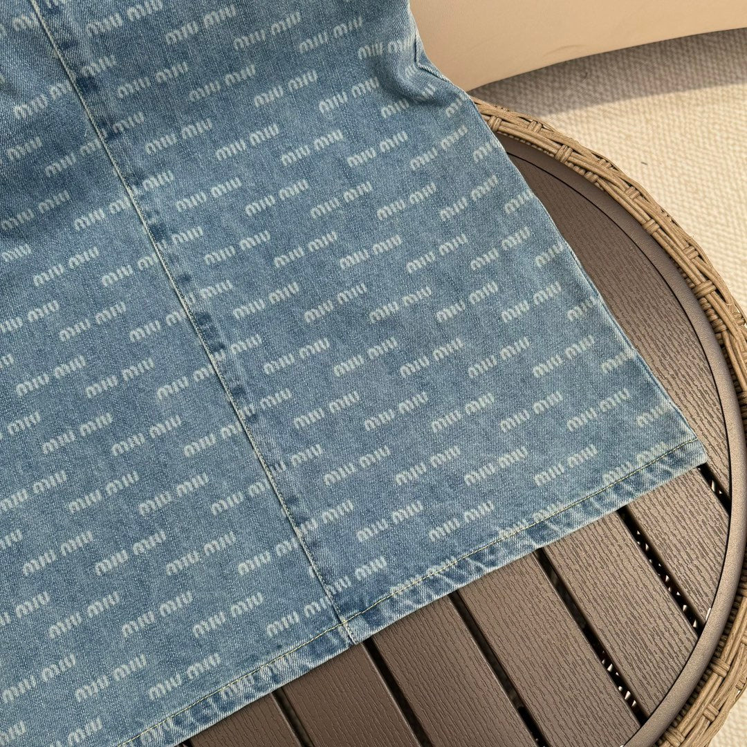 穆M家-2404  24春夏新款滿logo復古牛仔背帶裙