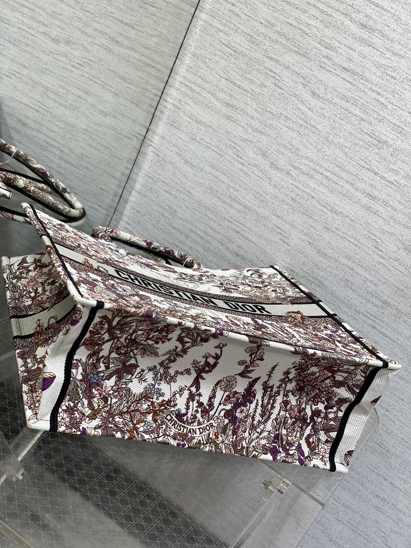 迪D家-2024春夏系列 Book Tote 太陽刺繡 白灰色 中號