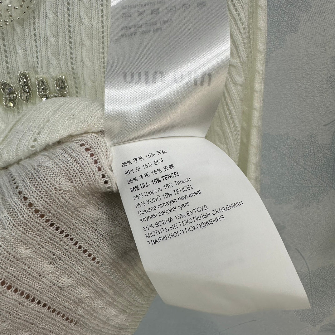 穆Ｍ家-2404 24早春最新系列重工釘珠娃娃領針織短袖