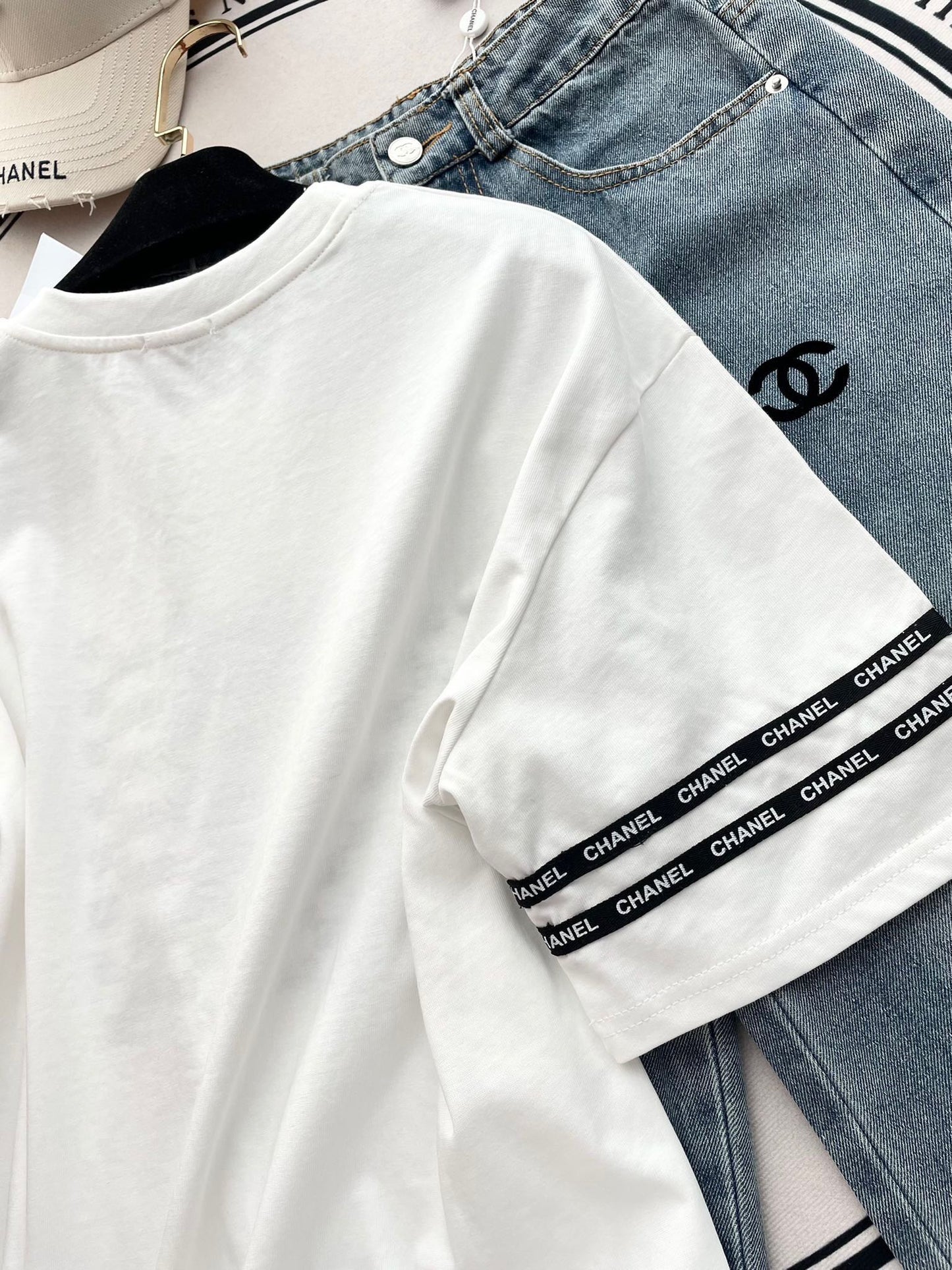 小香家-2403 重工刺繡字母寬鬆短袖Tee