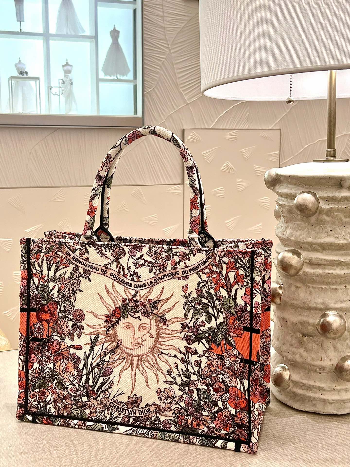 迪D家-2024春夏系列 Book Tote 太陽刺繡 白粉色 中號