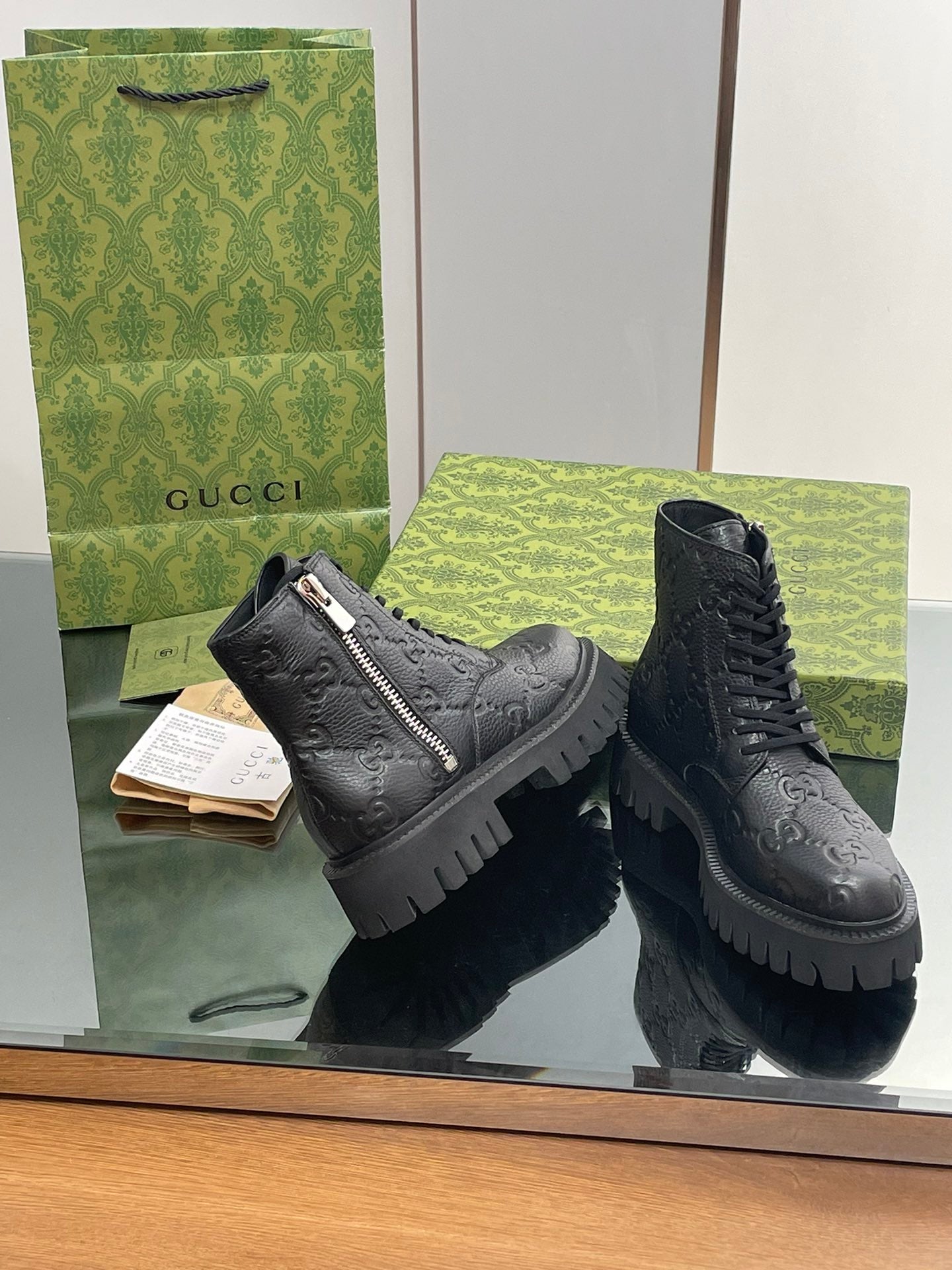 古G家-2023秋冬新款 雙G暗紋壓花短靴 黑色
