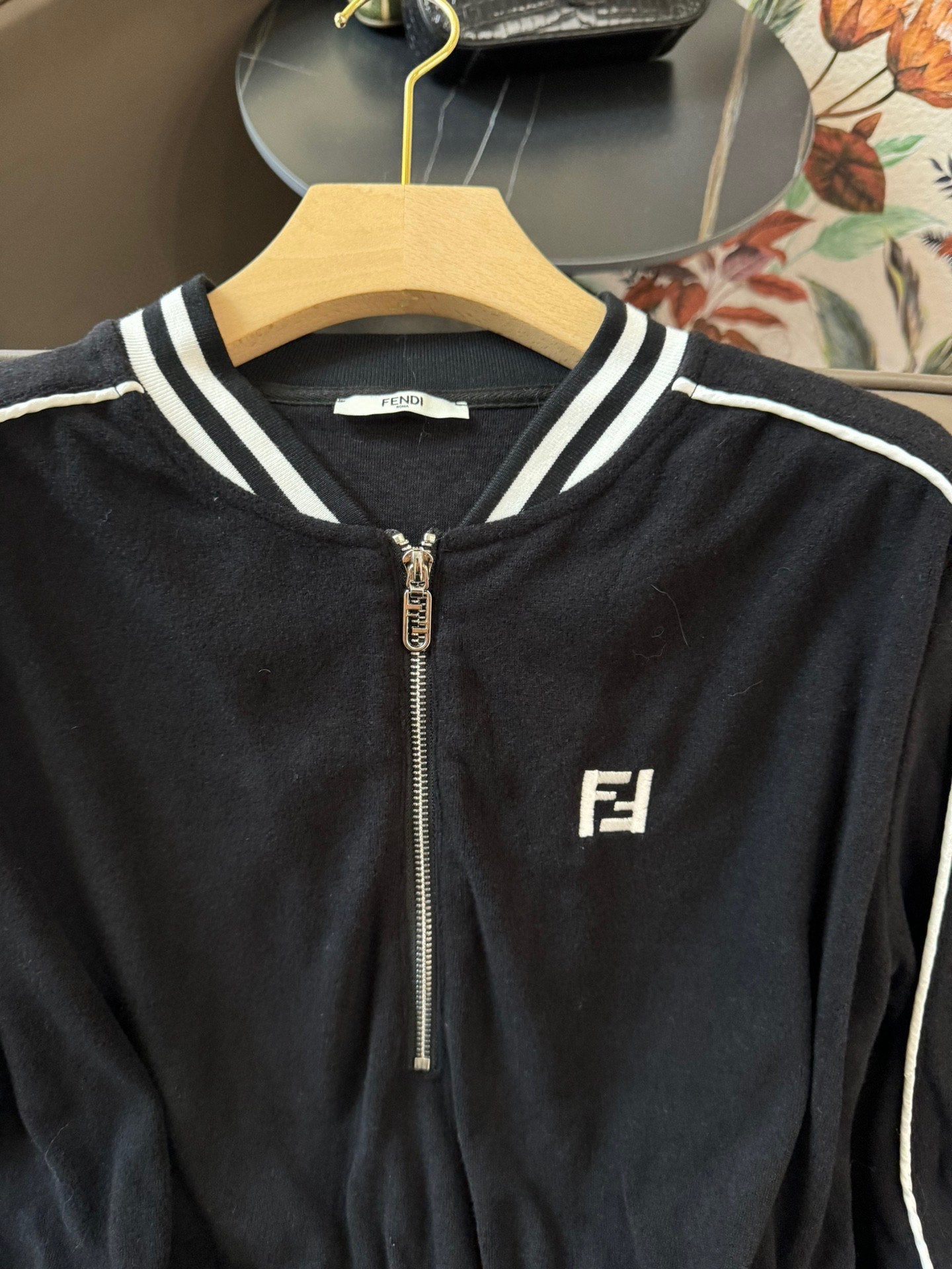 芬F家-2403 24SS新款繡花字母長袖絲絨洋裝
