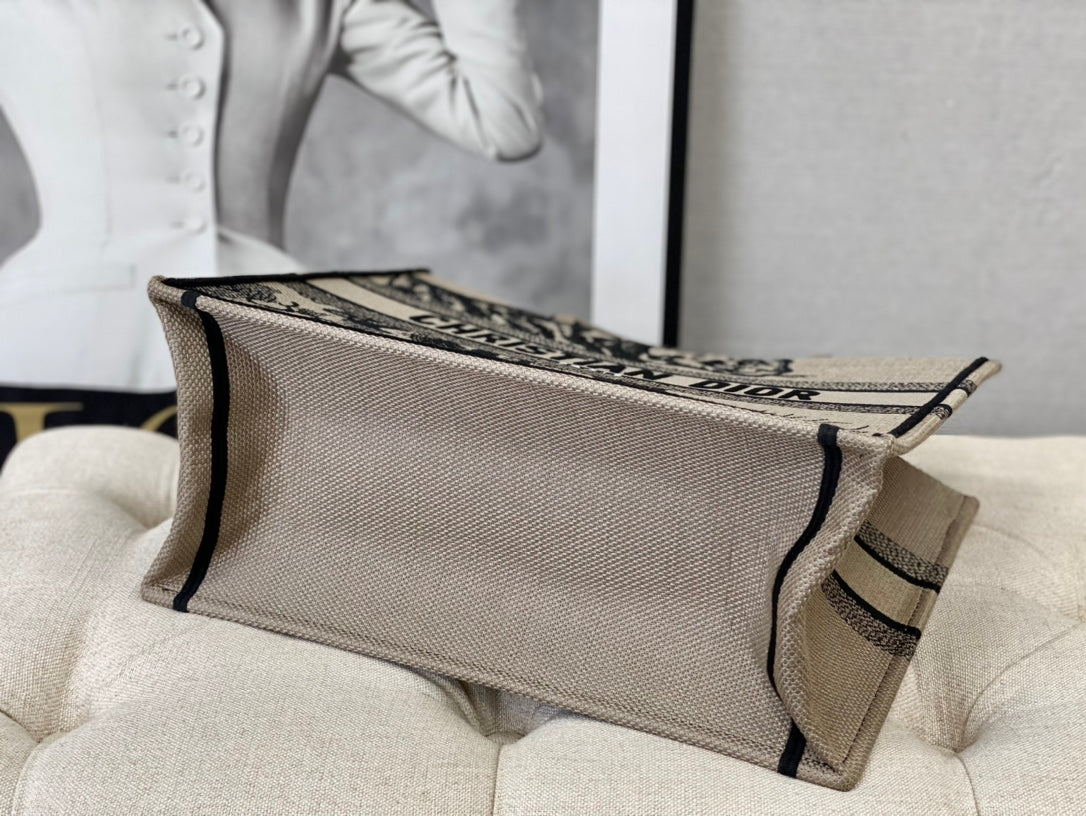 迪D家-BookTote 刺繡手袋 棕老虎 37x30x16cm