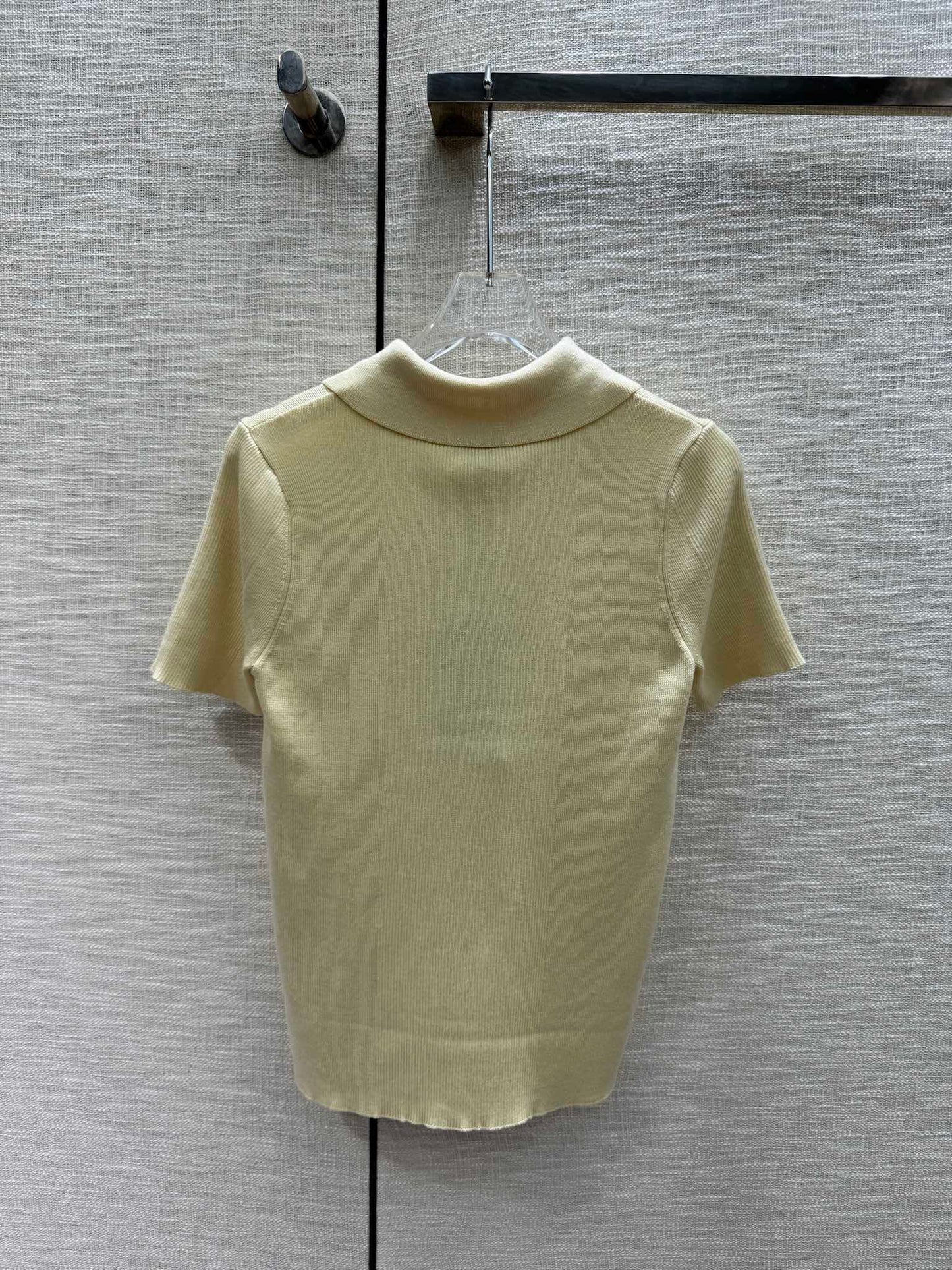 芬F家-2403 24早春最新系列簡約風polo領短袖上衣 黃色