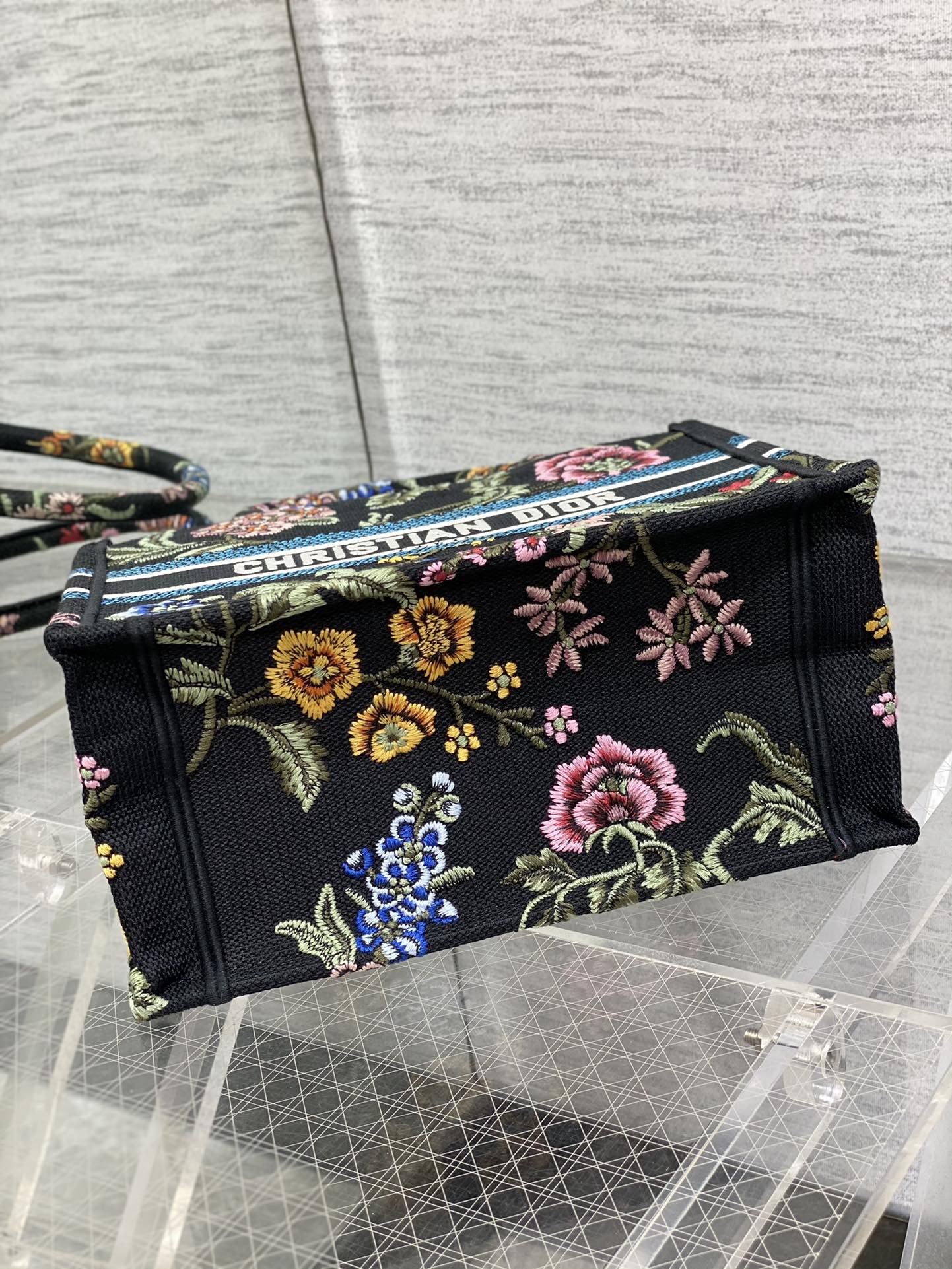 迪D家 Book Tote 刺繡字母黑色 小號26.5cm