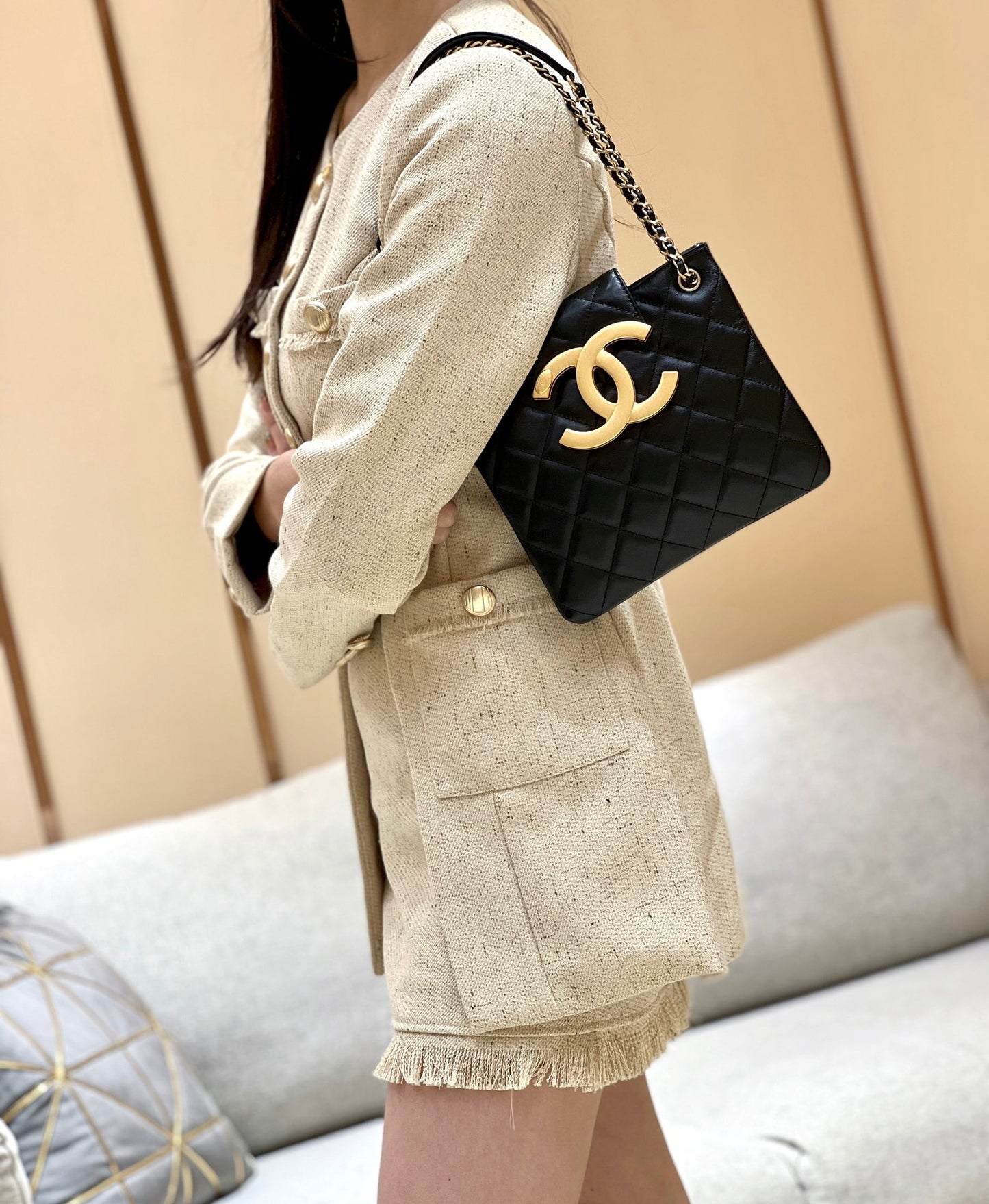 小香家-早春新款 24c 復古雙C大logo腋下包 黑色