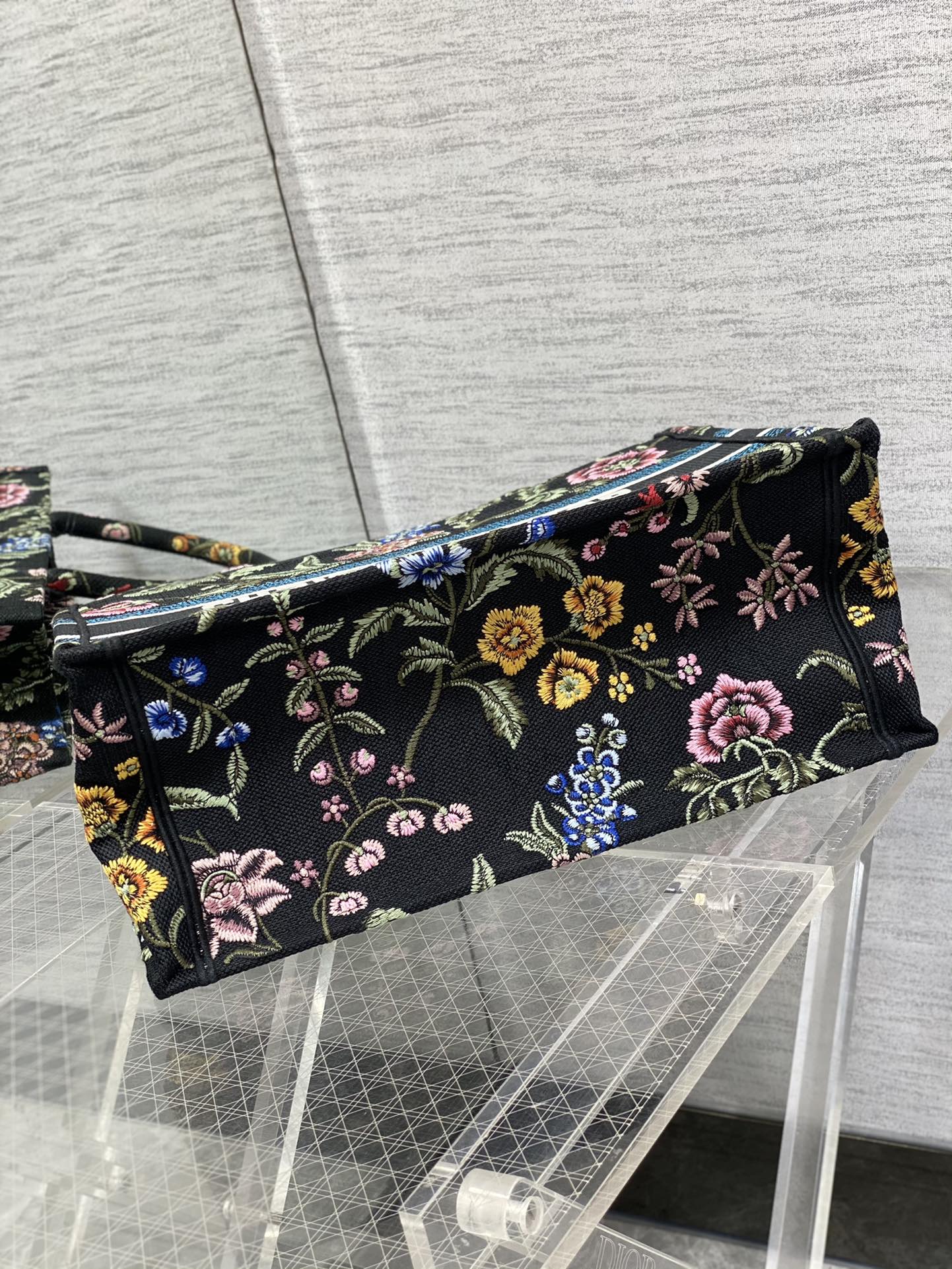 迪D家 Book Tote 刺繡字母黑色 中號36.5cm