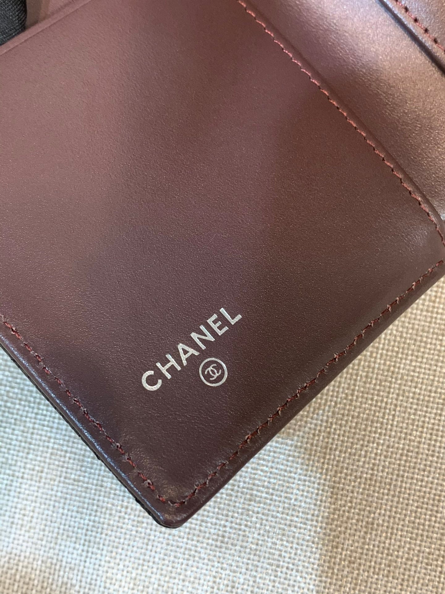 小香家-經典CF 三折中夾 黑色荔枝皮銀扣