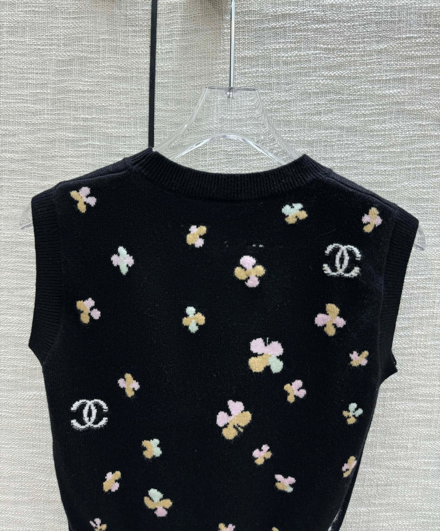 小香家-2403 24早春最新手工坊系列 四葉草針織背心 黑色