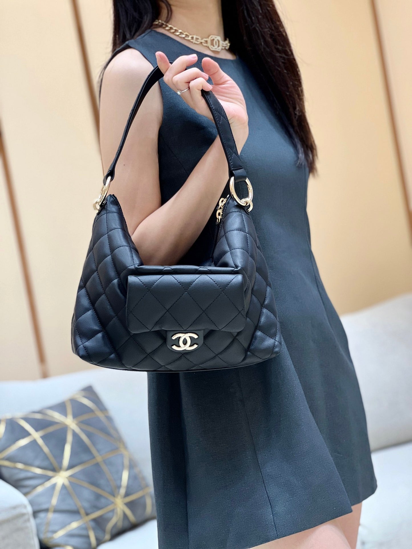 小香家-Chanel Hobo 腋下單肩包 黑色