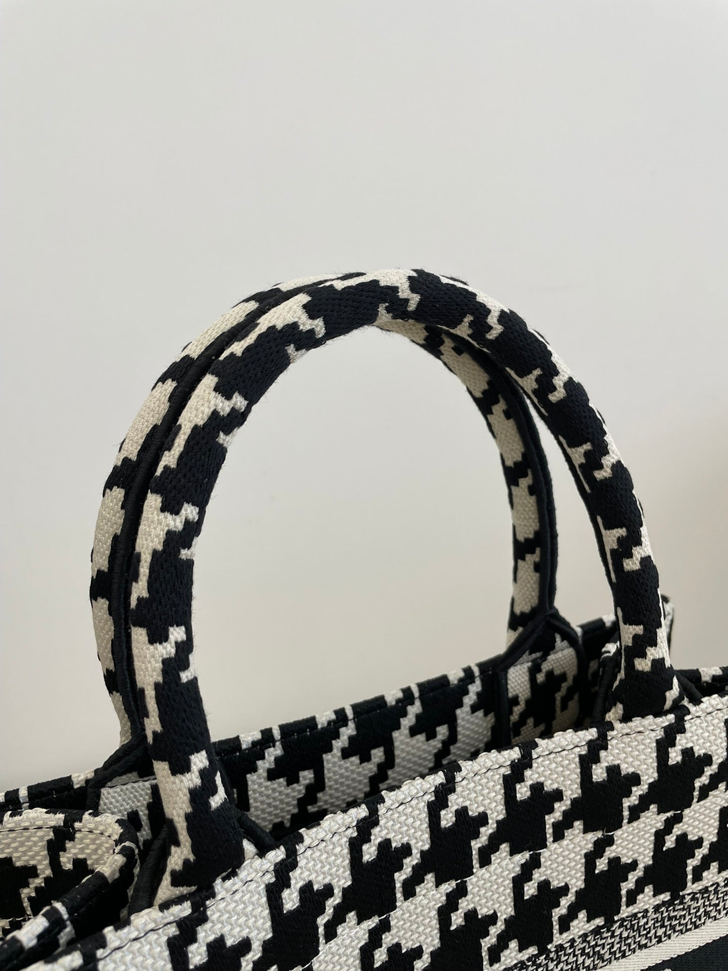 迪D家-最新款 Tote 黑白千鳥格 小號