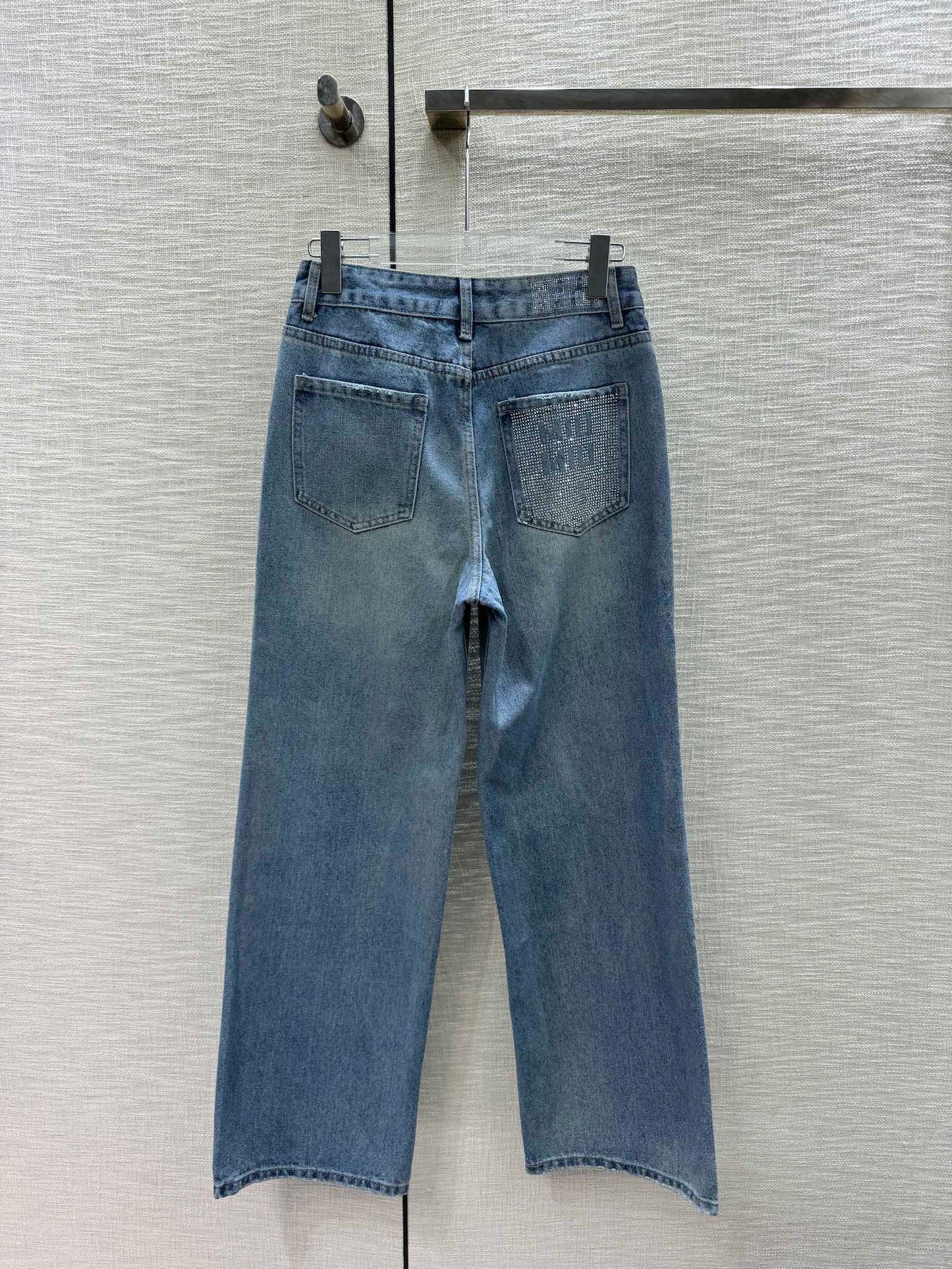 穆M家-2404 口袋燙鑽直筒牛仔褲