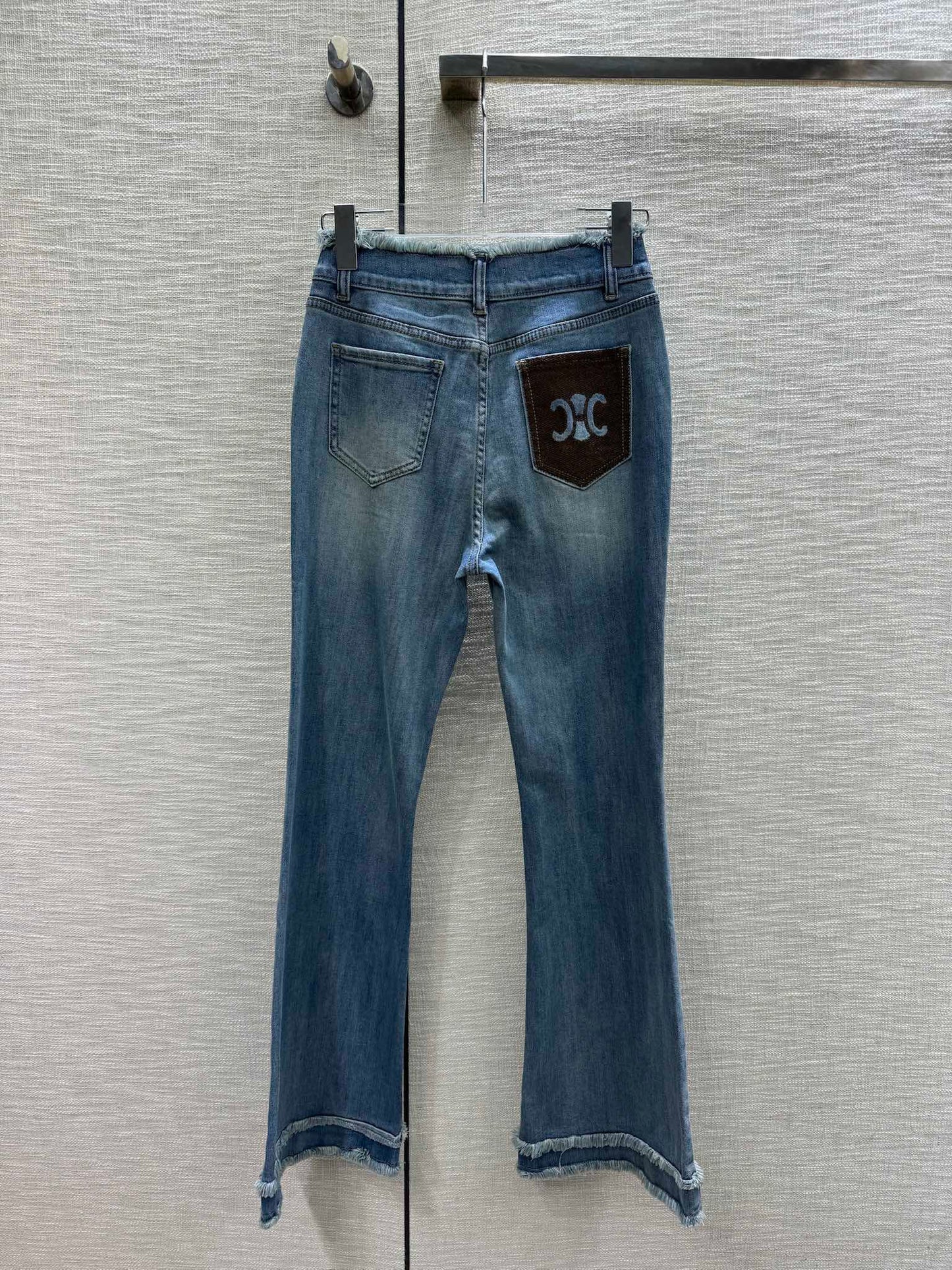 賽C家-2403 撞色logo高腰微喇褲
