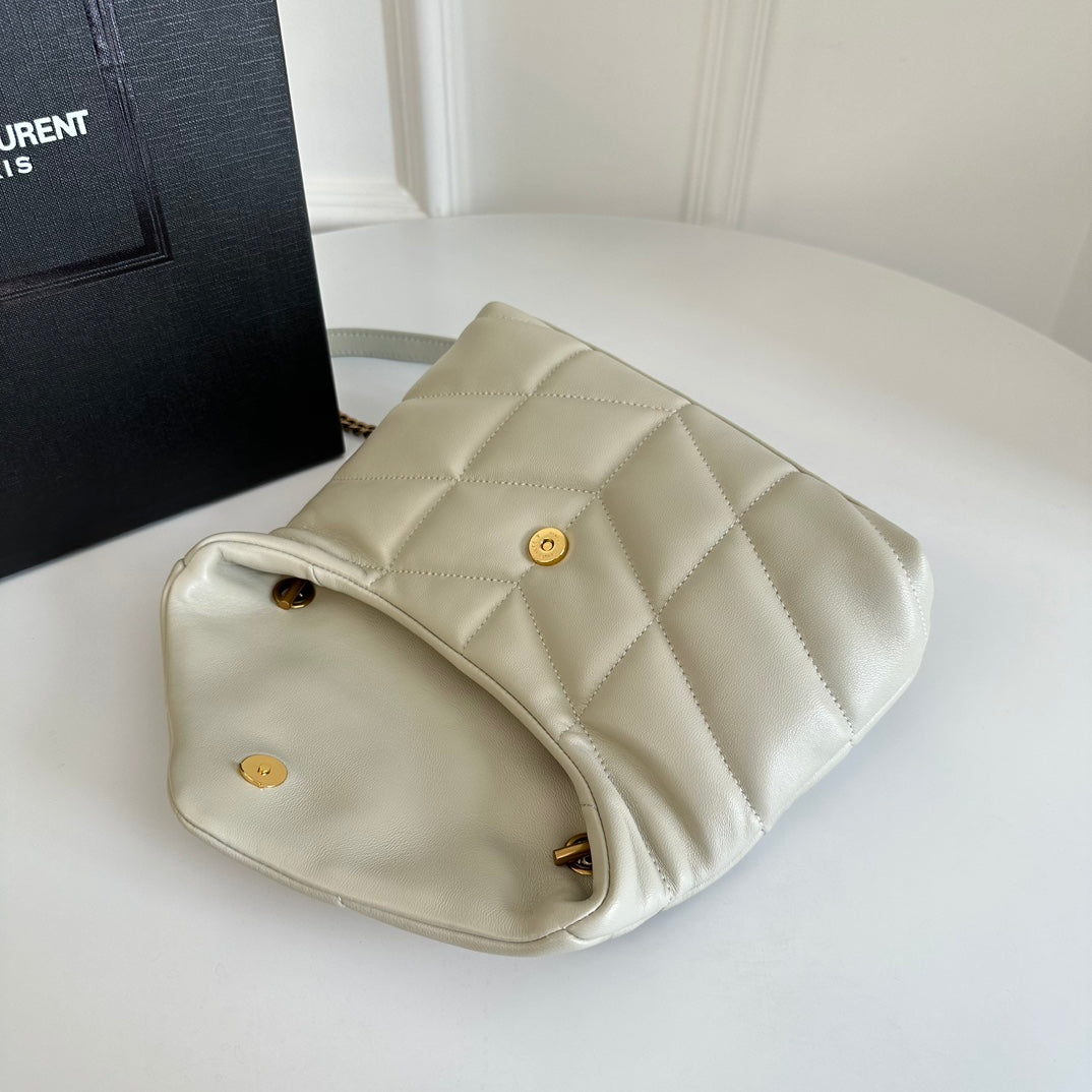 聖Y羅-Loulou Puffer 23cm 絎縫小羊皮雲朵包 奶白色