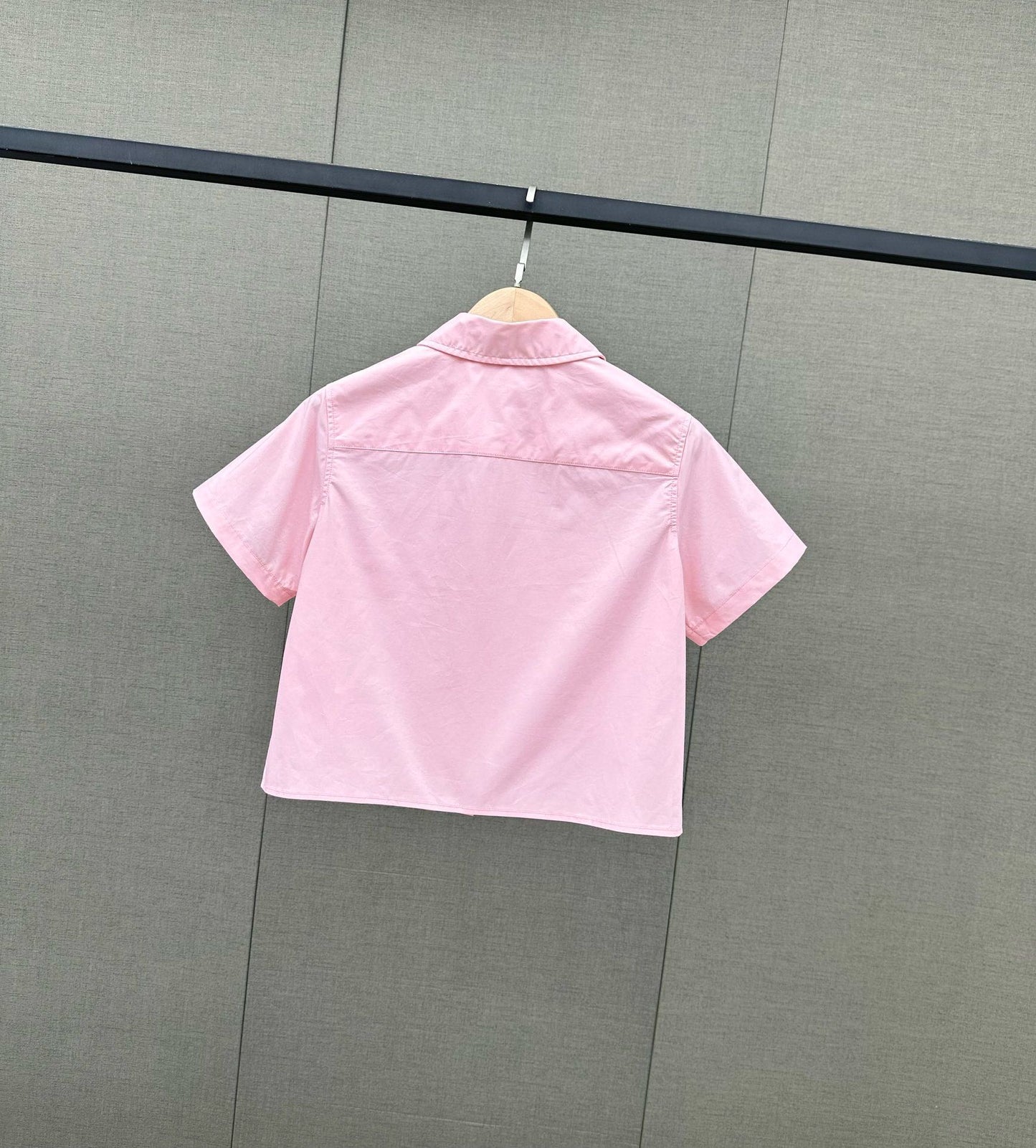 穆Ｍ家-2404 字母刺繡棉質短袖襯衫 粉色