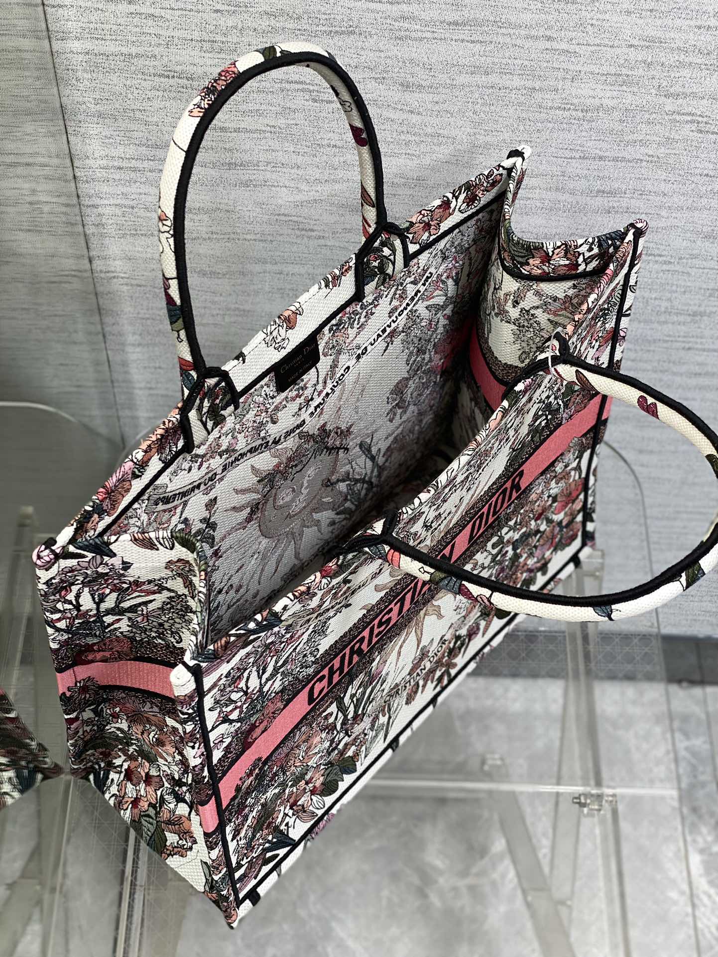 迪D家-2024春夏系列 Book Tote 太陽刺繡 白粉色 大號
