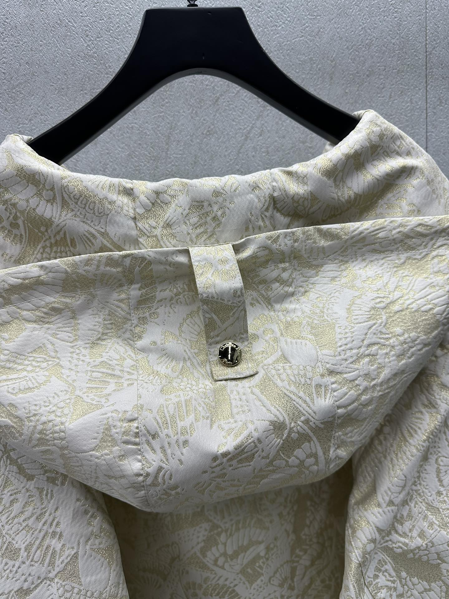 迪D家-2403 24早春新品金絲蝴蝶上衣