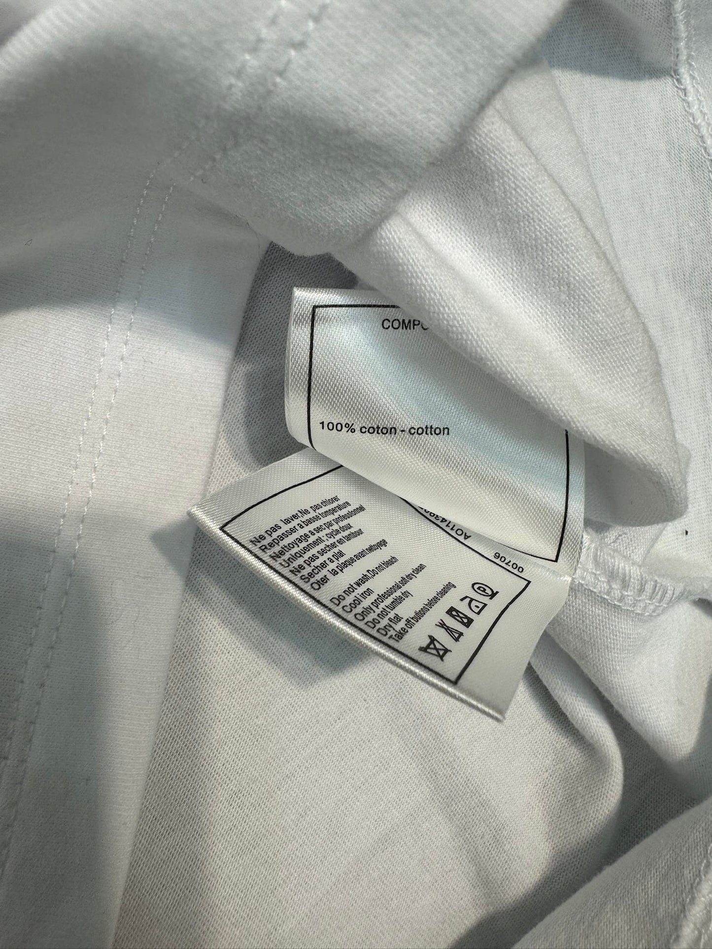 小香家-2403 花朵鏤空TEE 白色