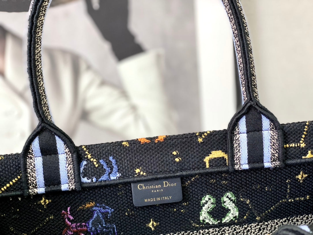 迪D家-BookTote 刺繡手袋 黑色圖案 37x30x16cm