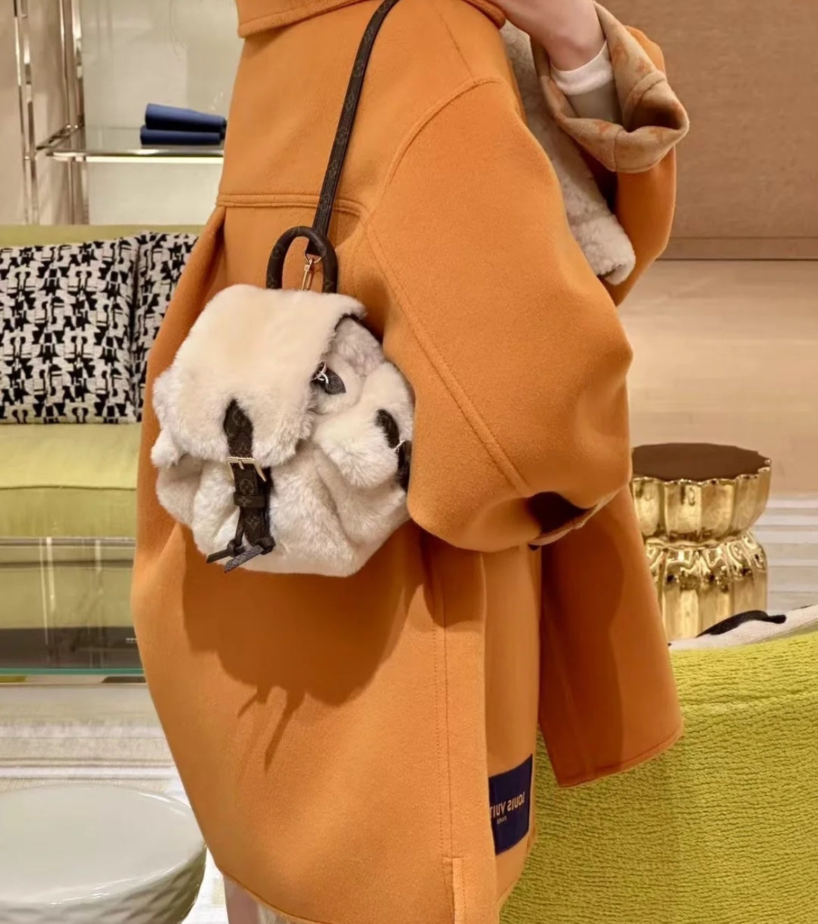 路L家-m11919 NANO TEDDY羊羔毛雙肩包 白色