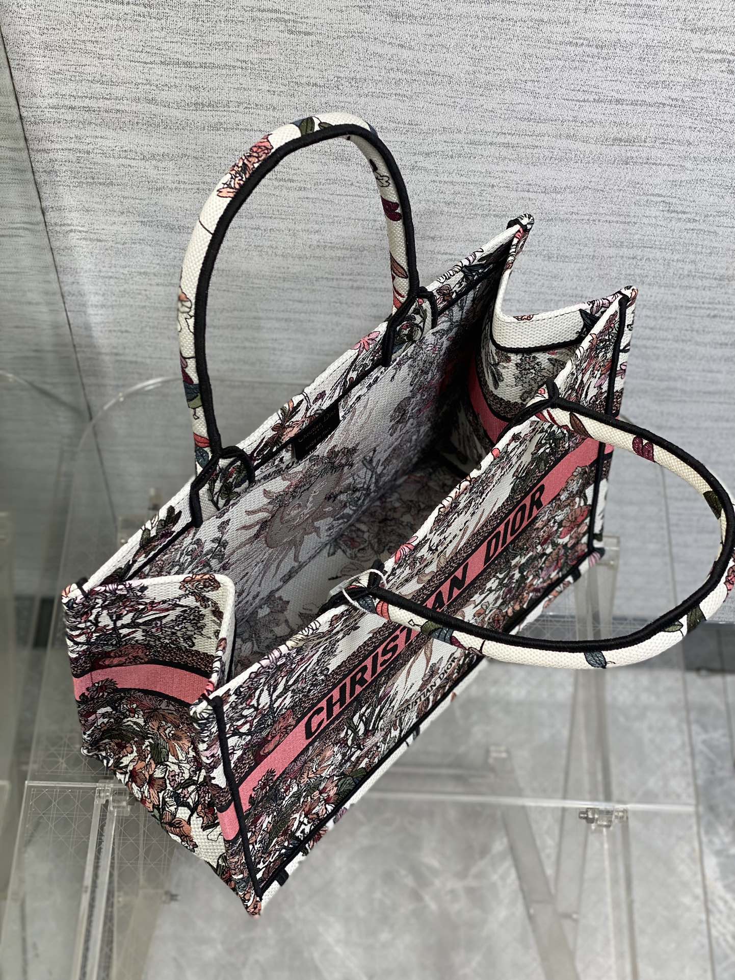 迪D家-2024春夏系列 Book Tote 太陽刺繡 白粉色 中號