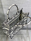 迪D家-2024春夏系列 Book Tote 太陽刺繡 黑白色 中號